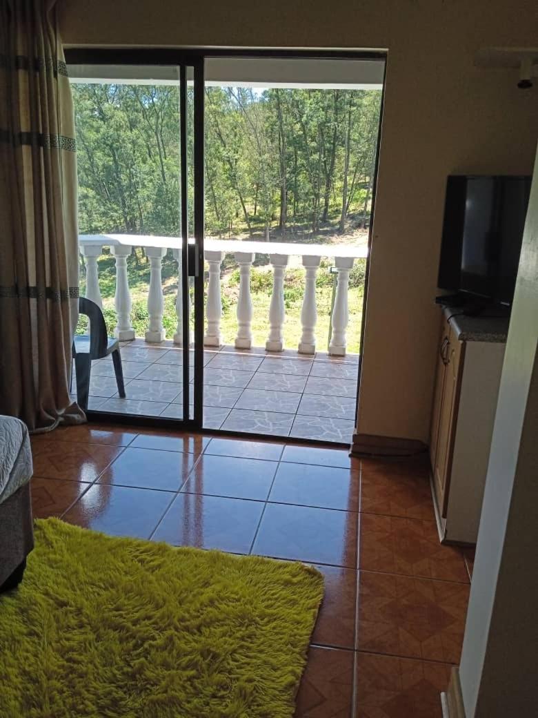 Double or Twin Room with Canal View photo 3
