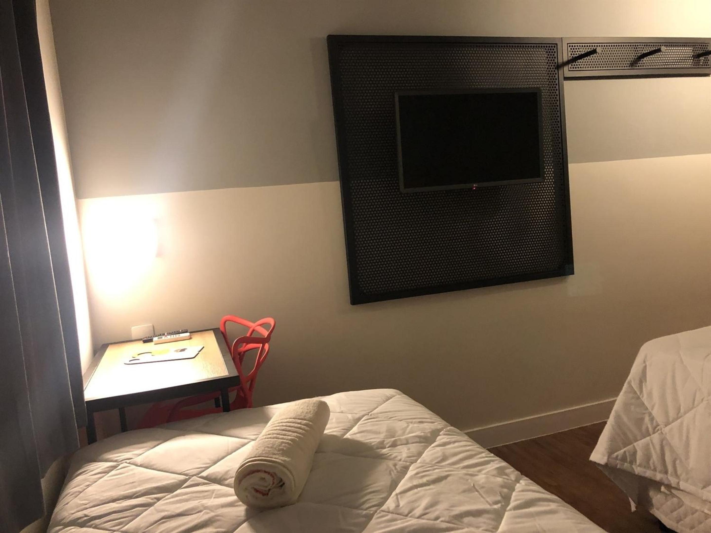 Standard Twin Room - Photo 6
