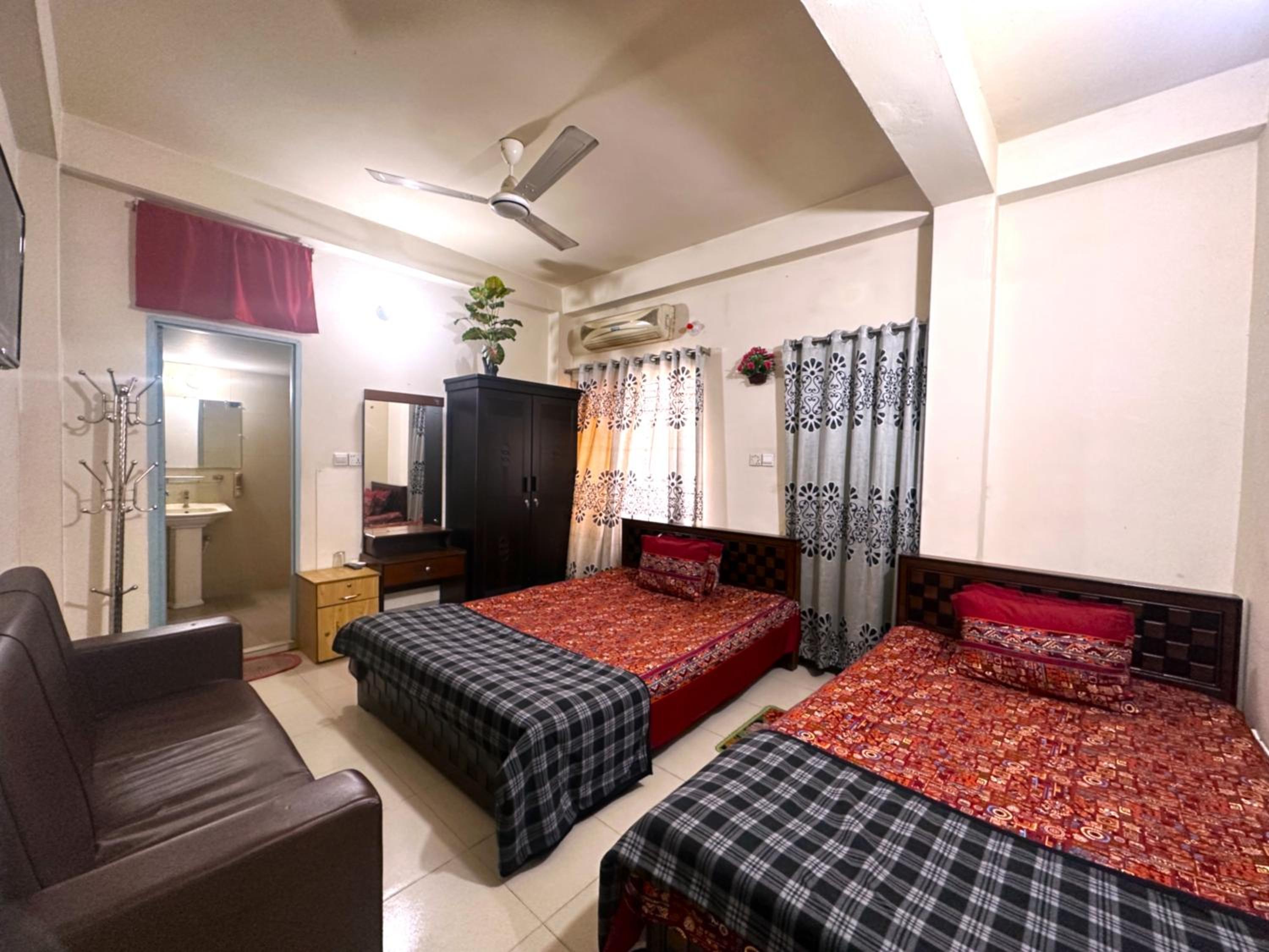 Economy Twin Room photo 2