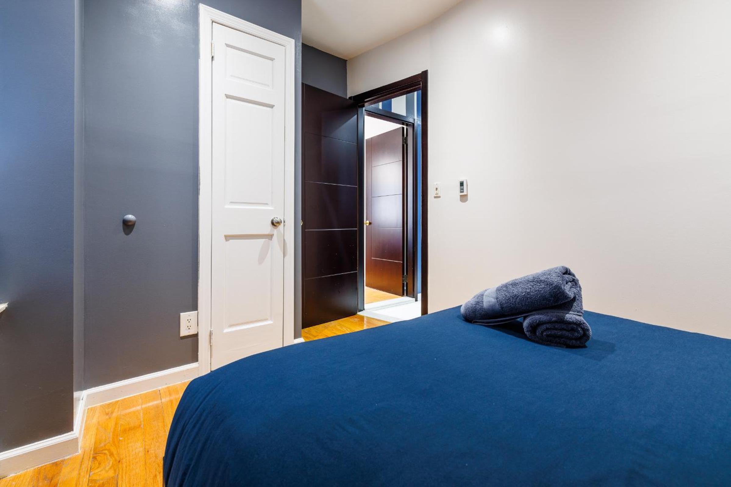 Three-Bedroom Apartment photo 1
