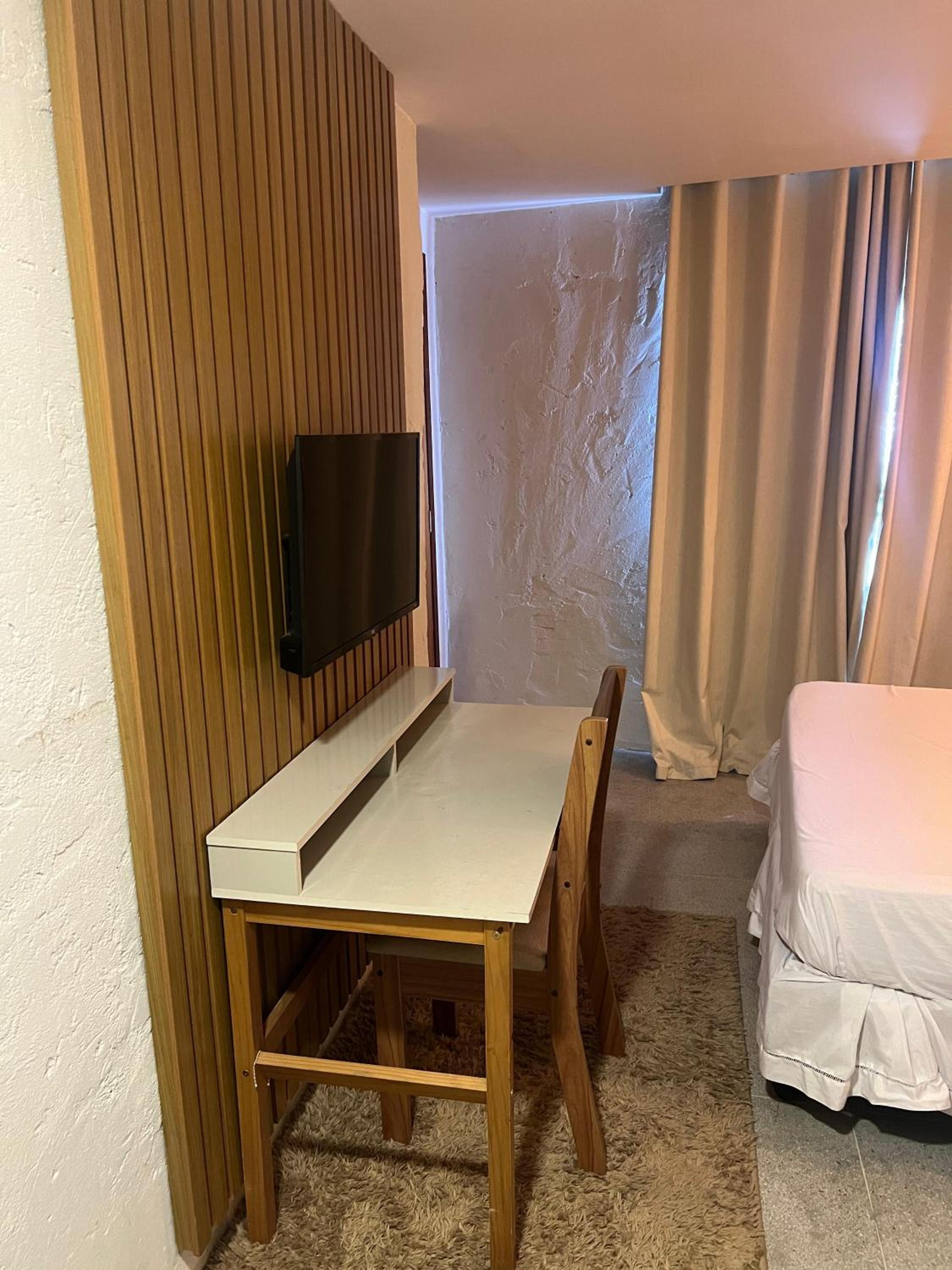 Standard Queen Room photo 2