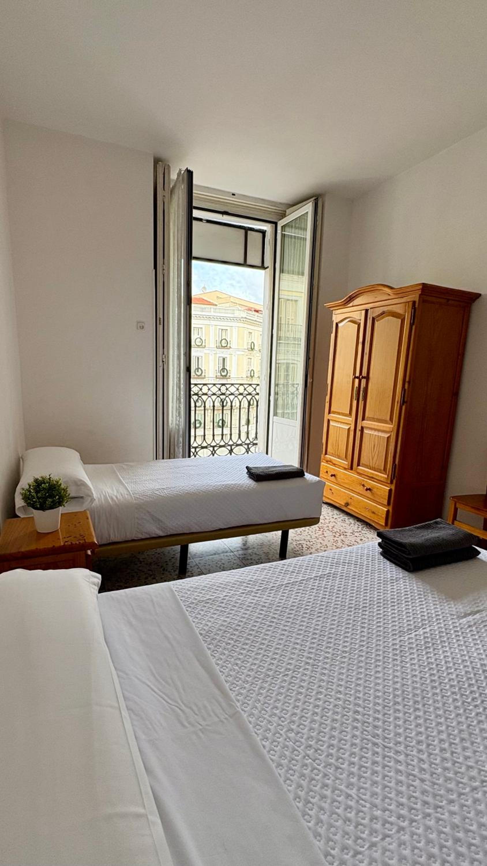 Habitación Doble o Twin Estándar con Balcón