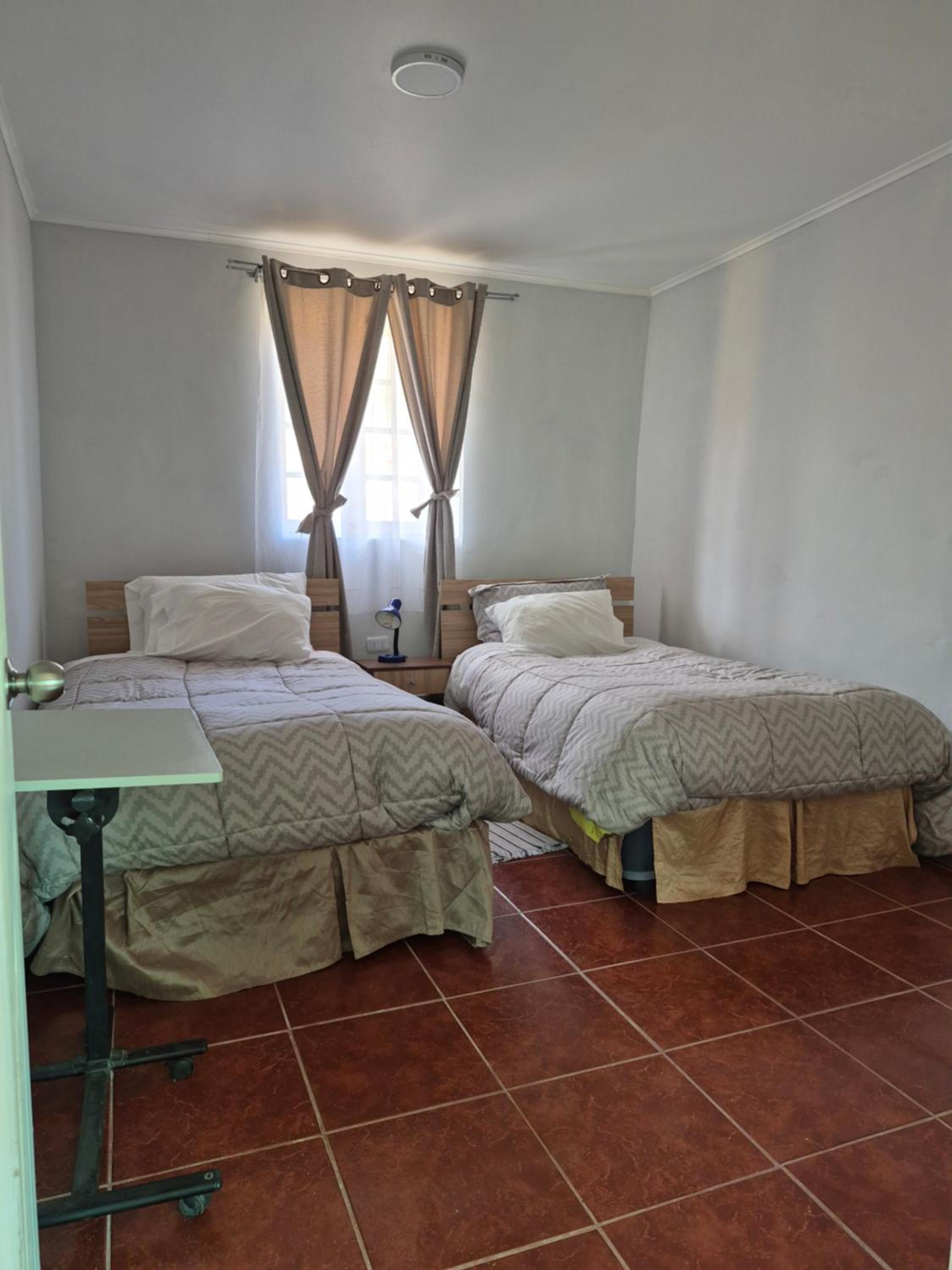 Economy Twin Room photo 1