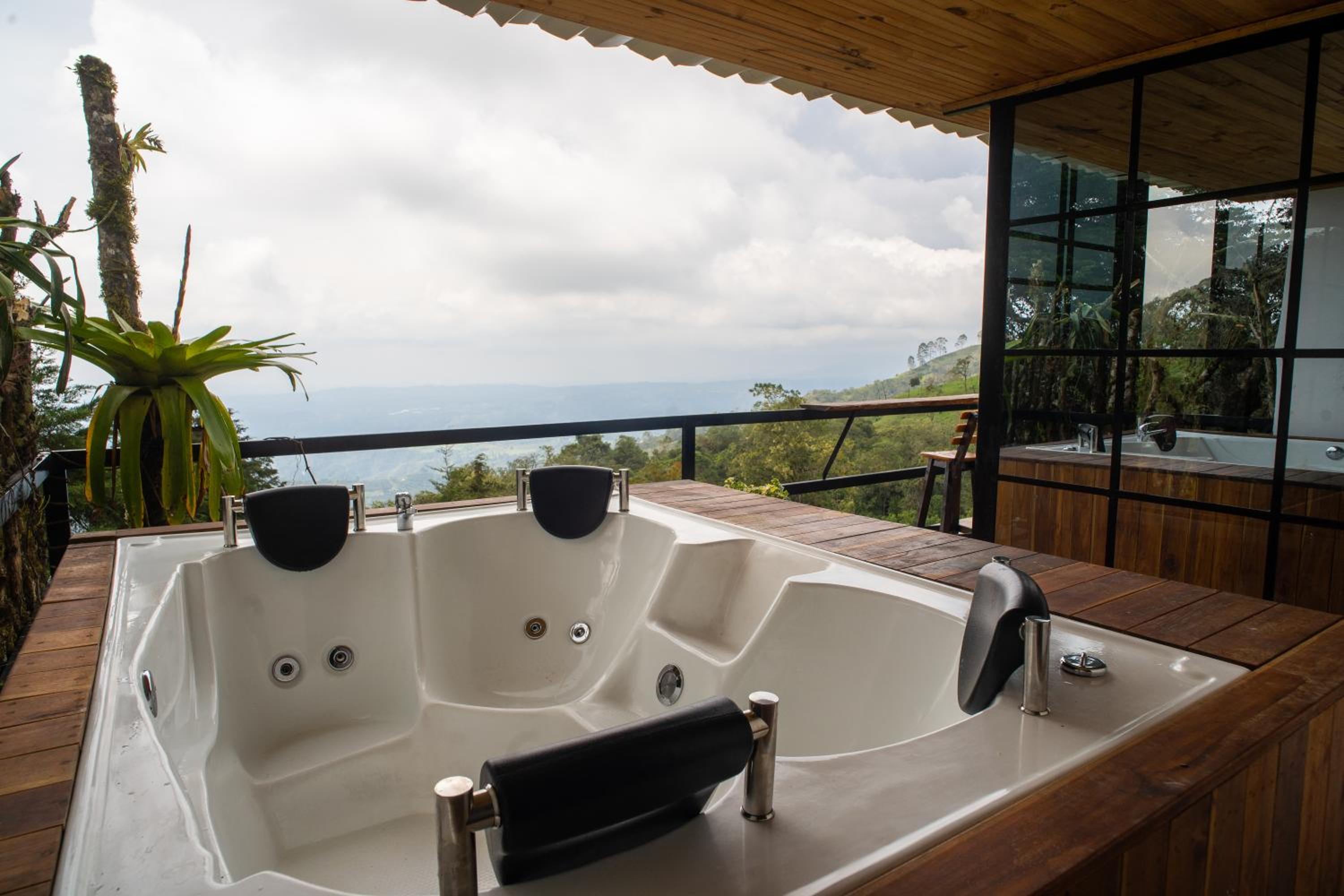 Deluxe Suite with Spa Bath