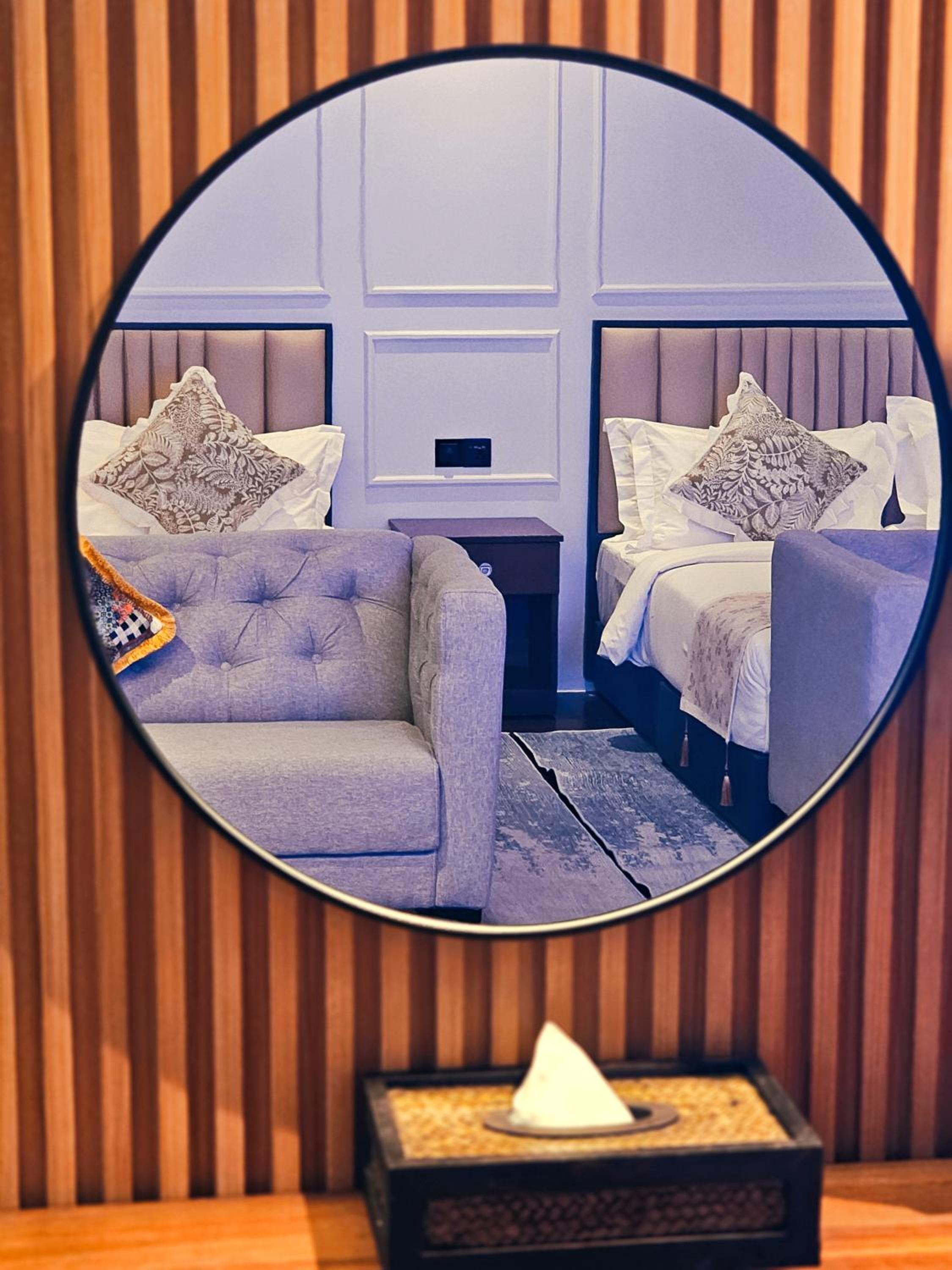 Suite with Spa Bath - Photo 13