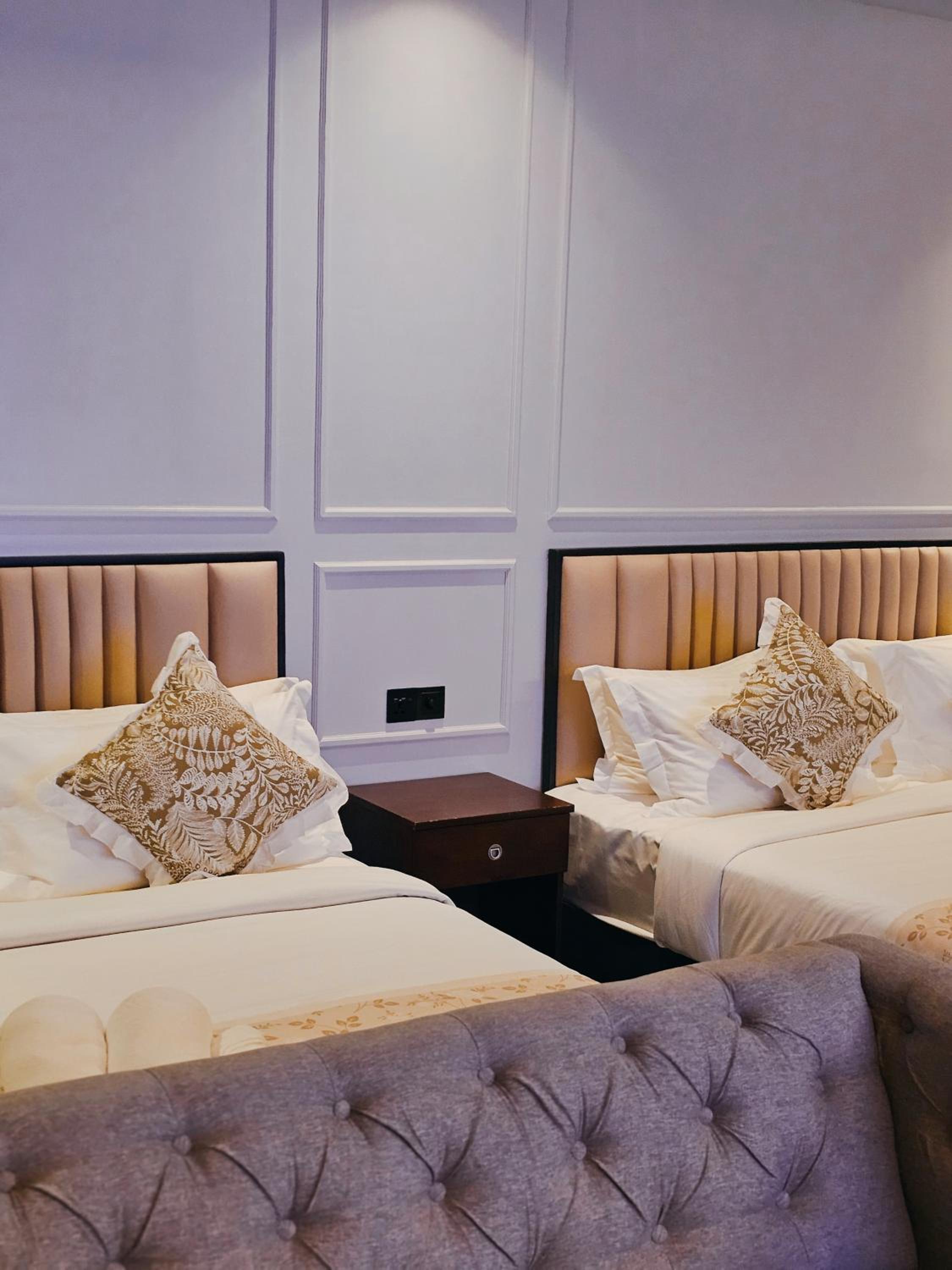 Suite with Spa Bath - Photo 12