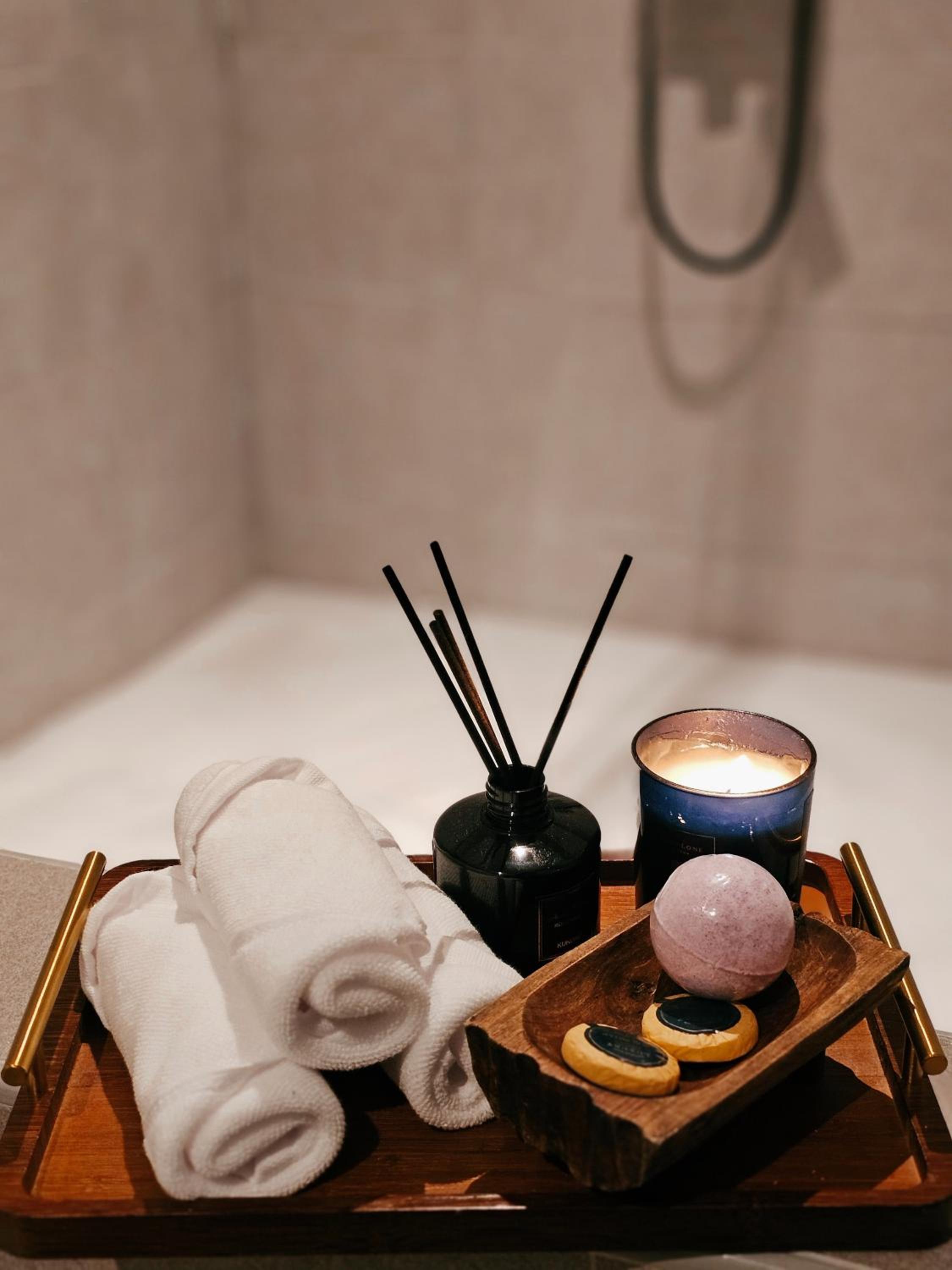 Suite with Spa Bath - Photo 10