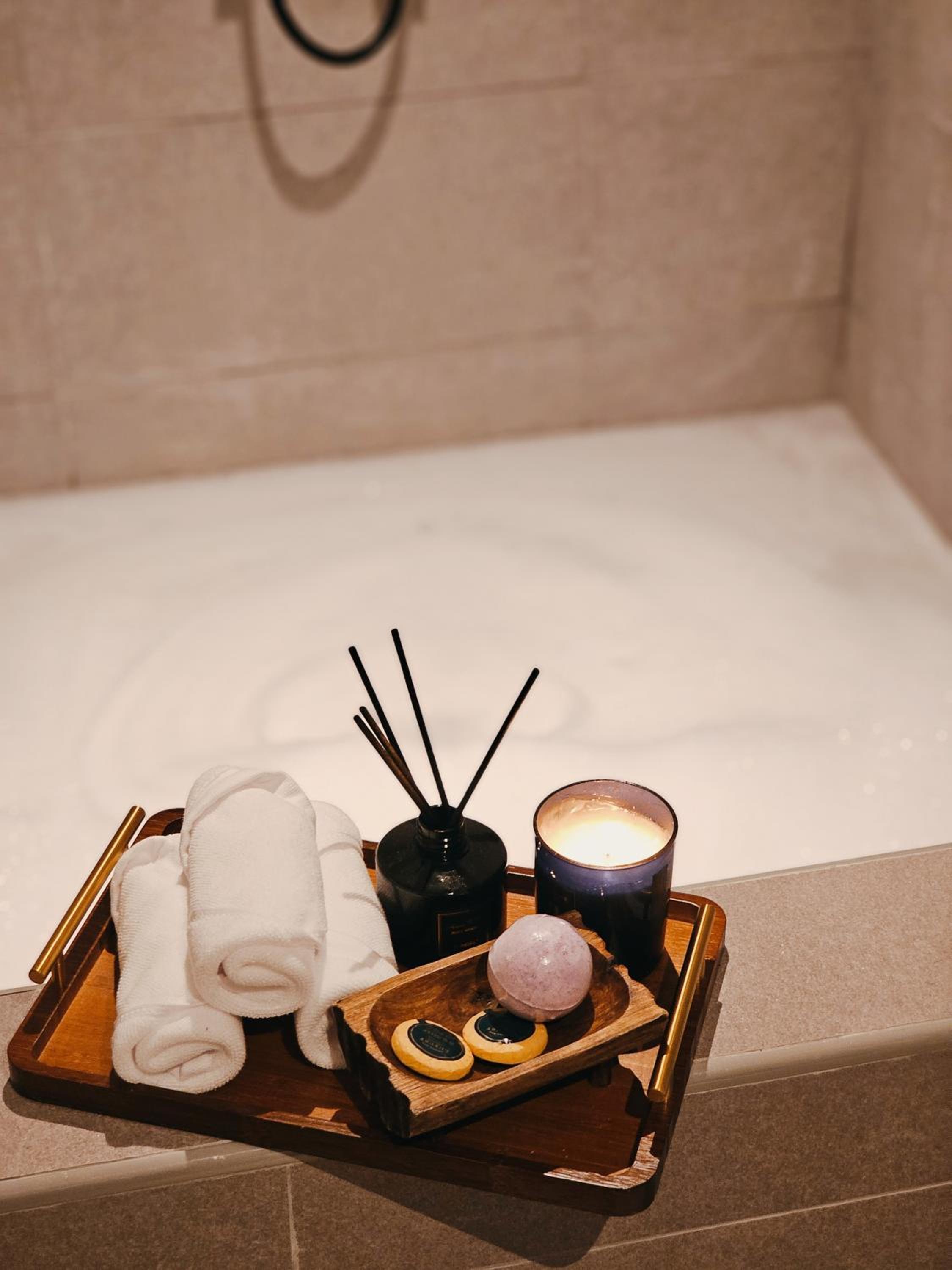 Suite with Spa Bath - Photo 9