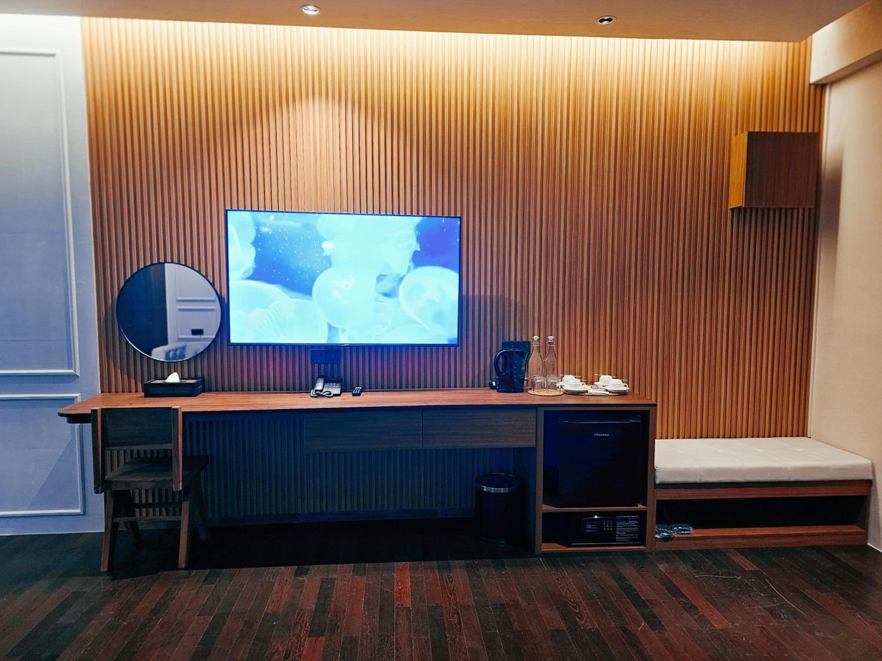 Suite with Spa Bath - Photo 15