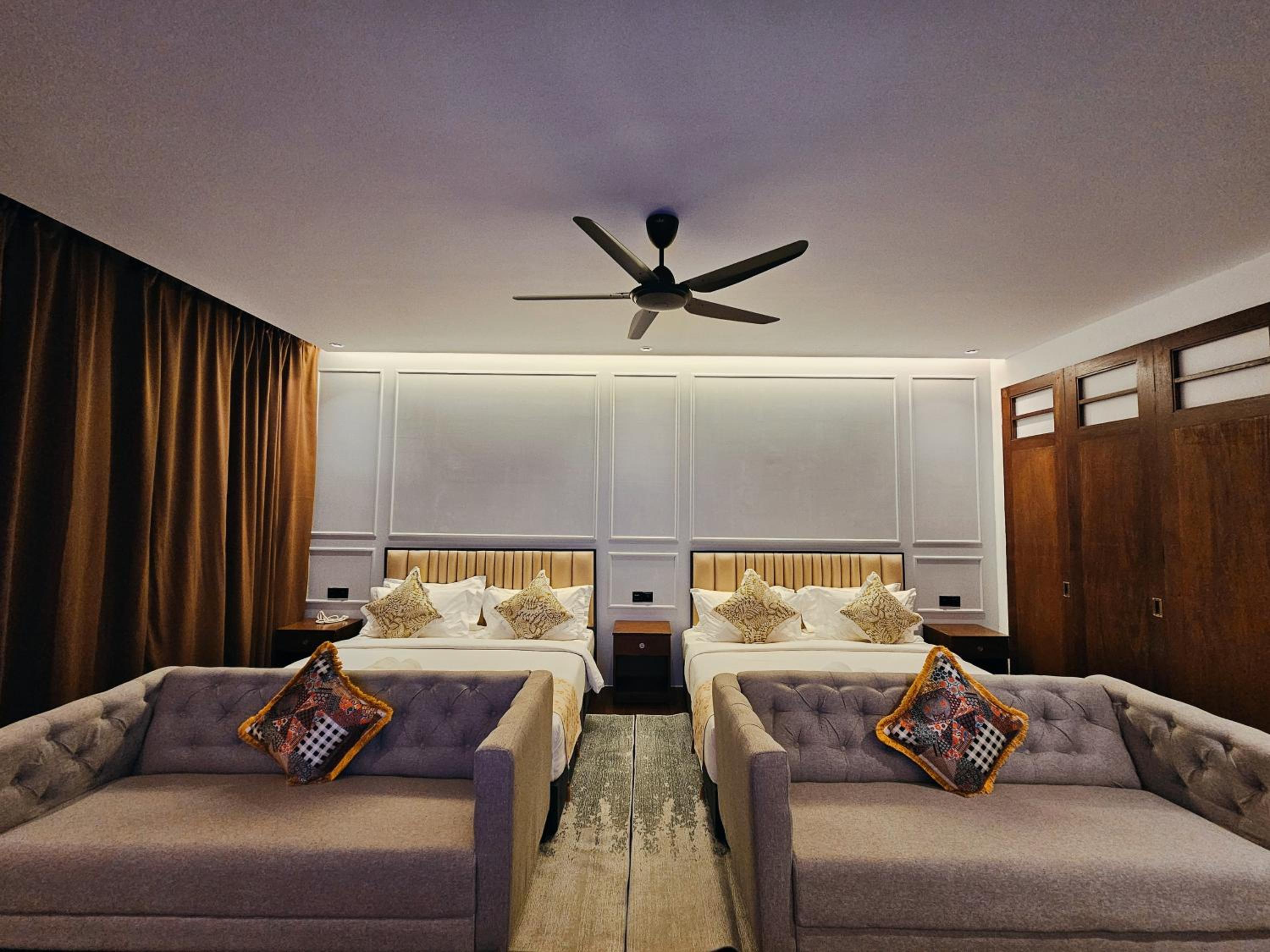 Suite with Spa Bath - Photo 1