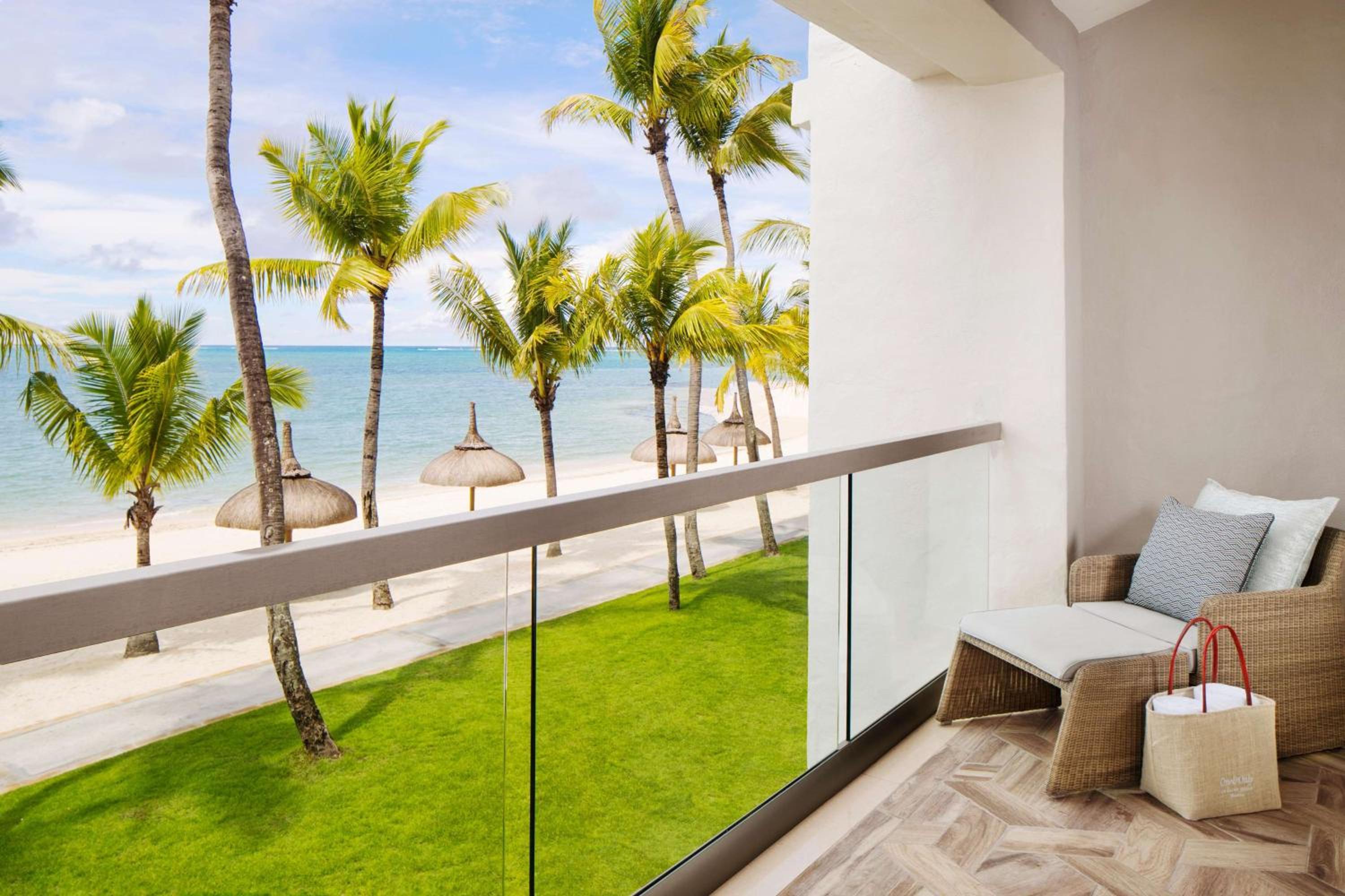 Lagoon Room Balcony King