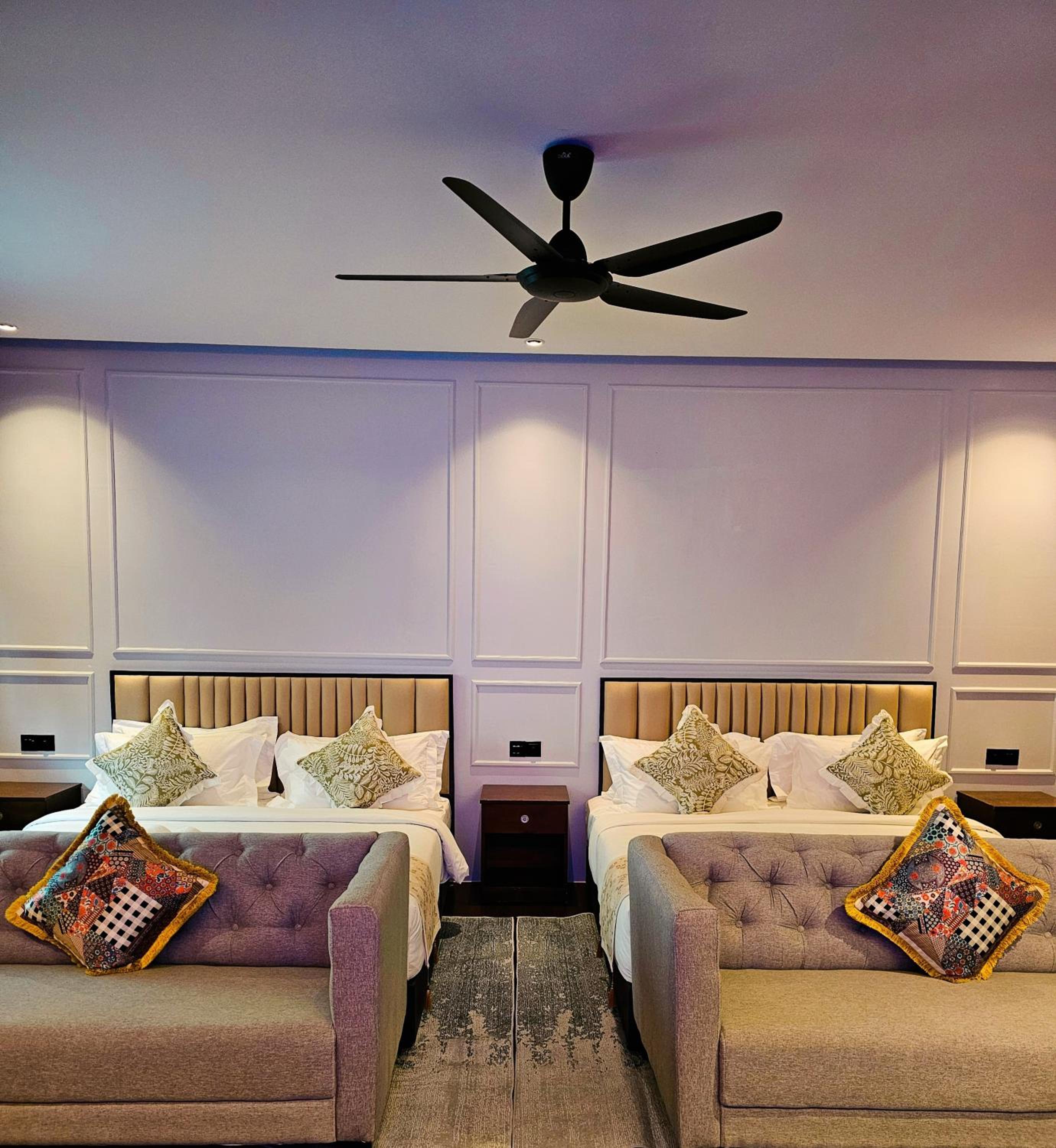 Suite with Spa Bath - Photo 4