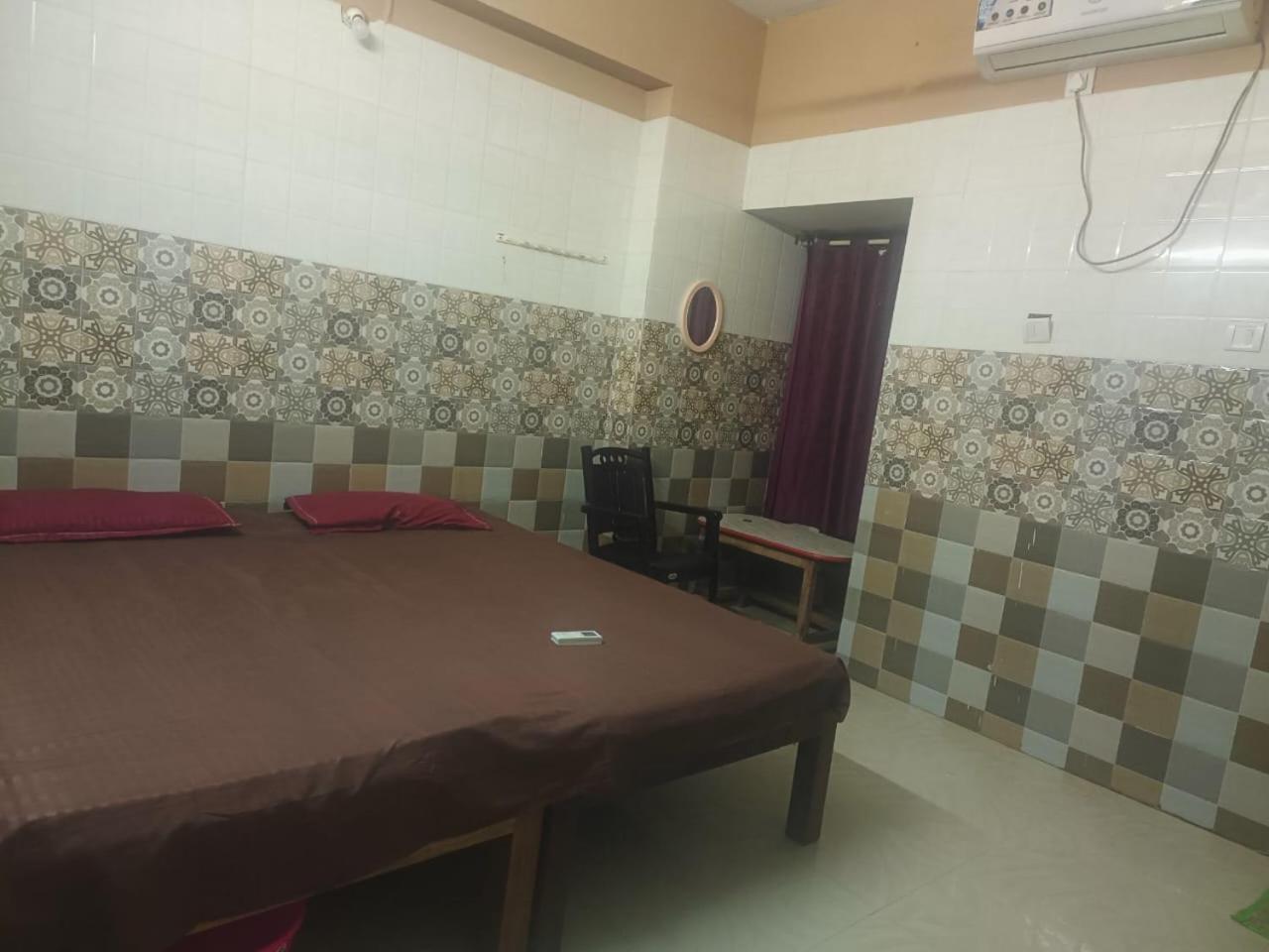 Budget Double Room photo 2