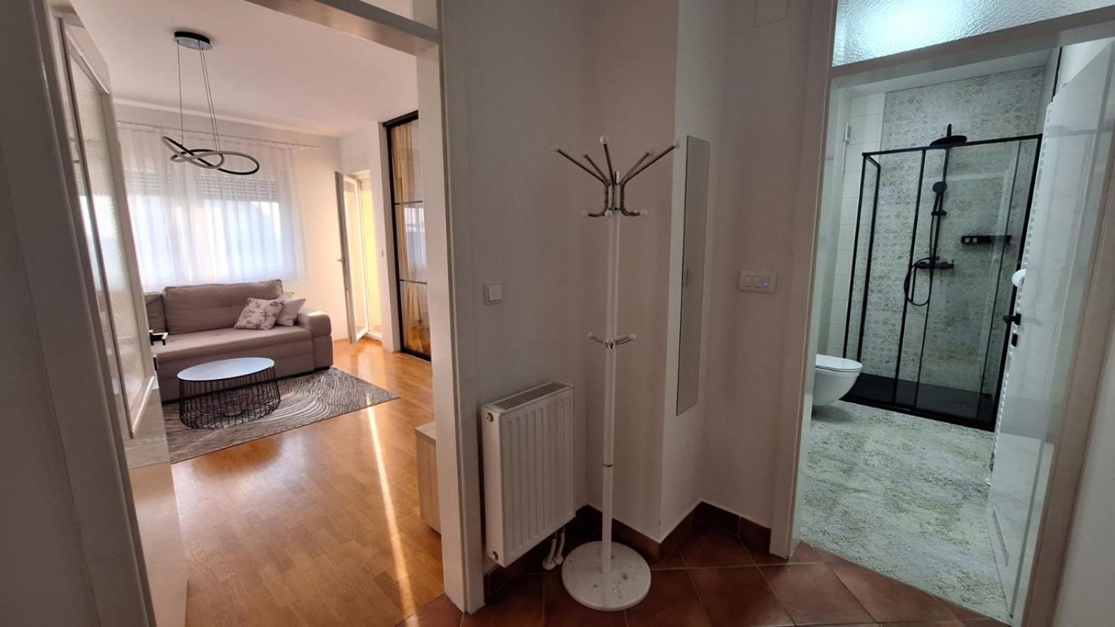 One-Bedroom Apartment photo 3