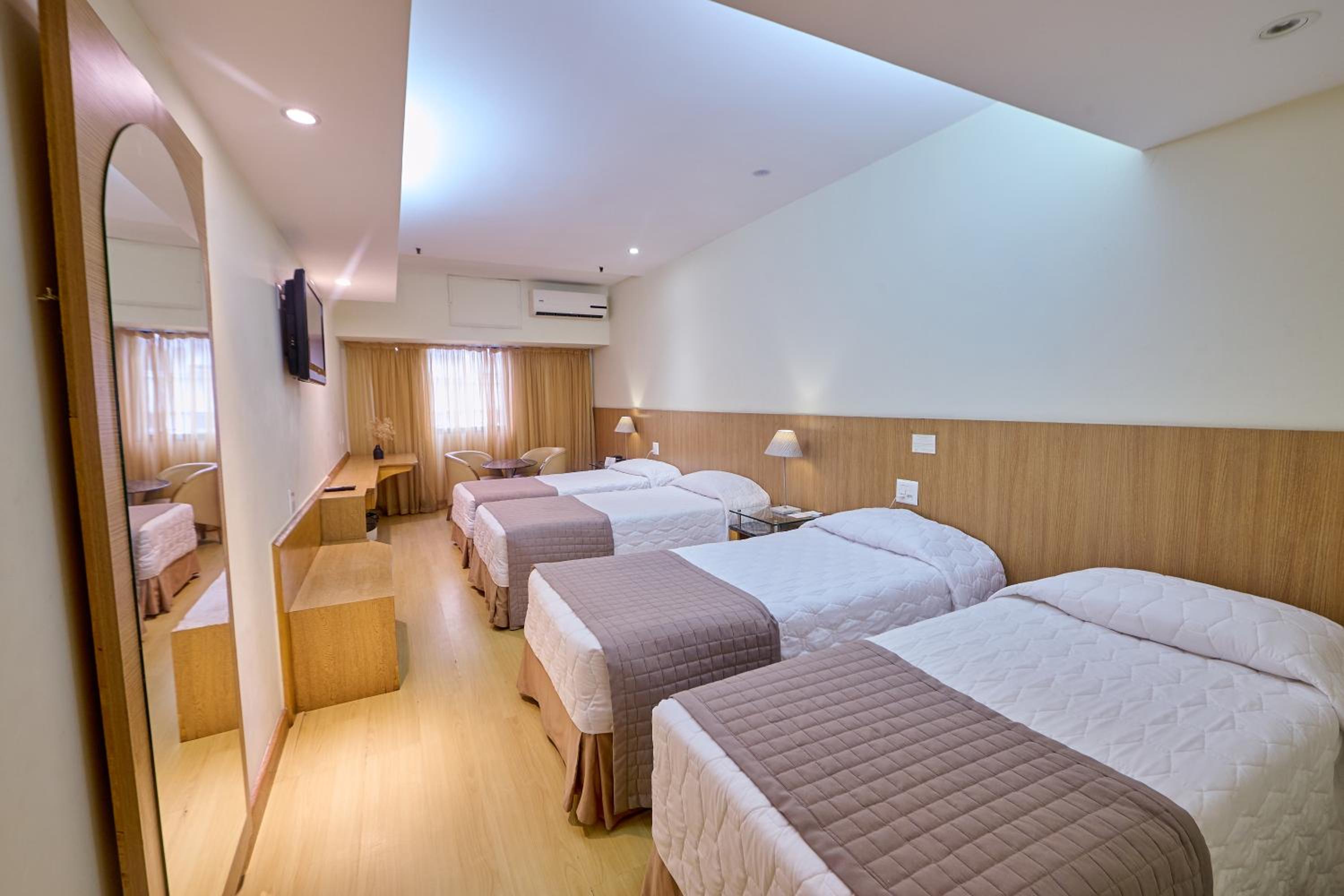 Available room thumbnail 6