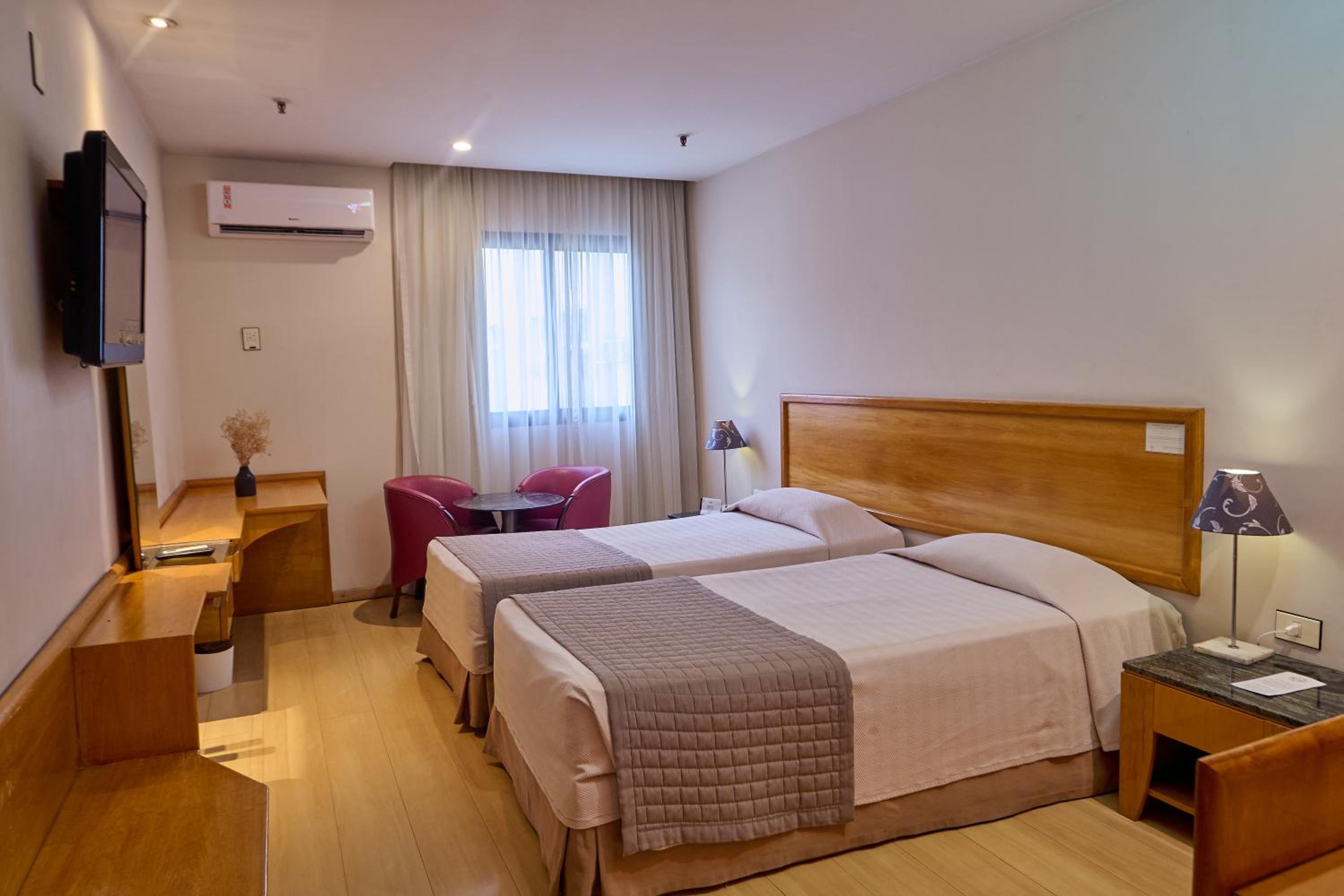 Standard Double Room thumbnail 5