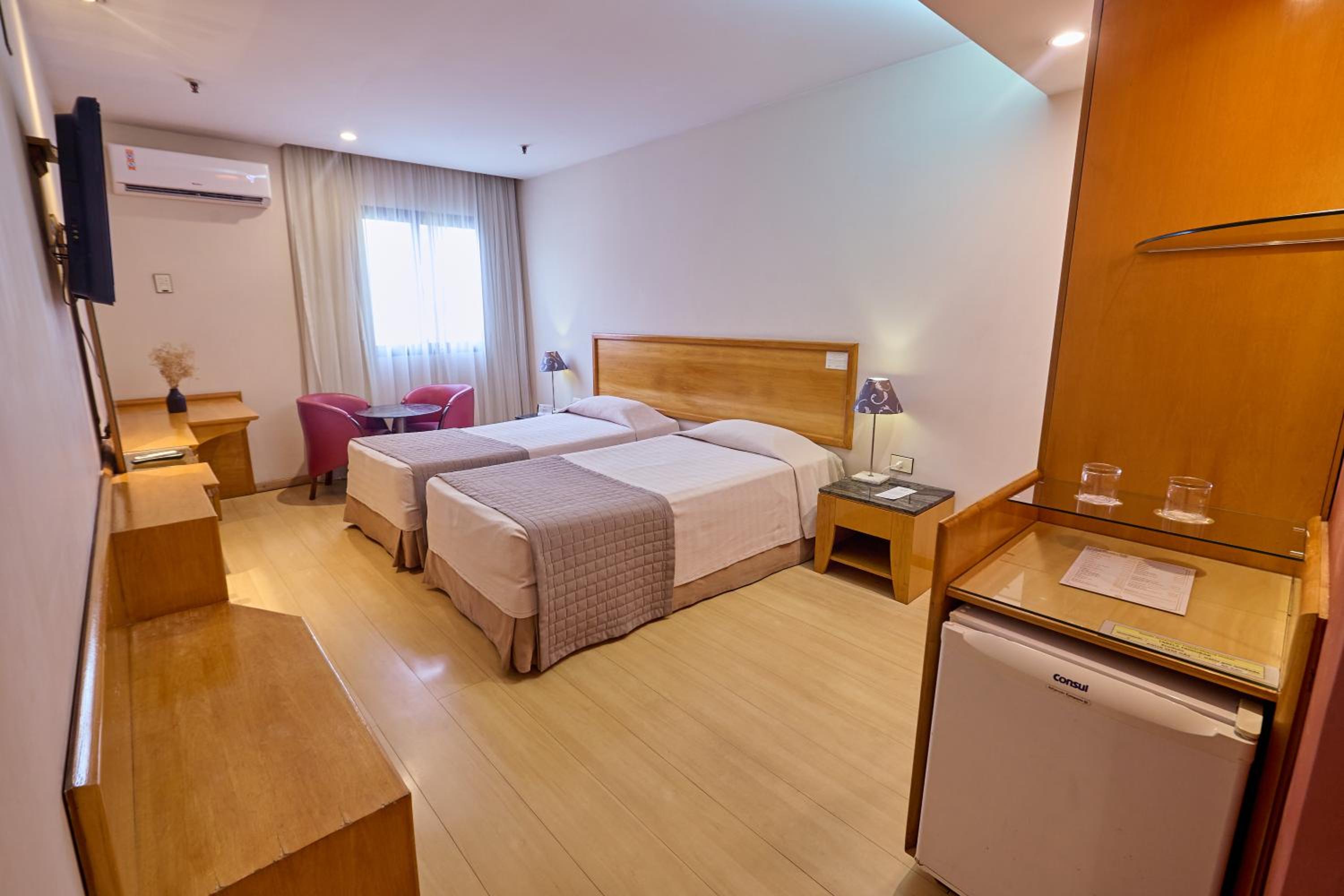 Standard Double Room thumbnail 6
