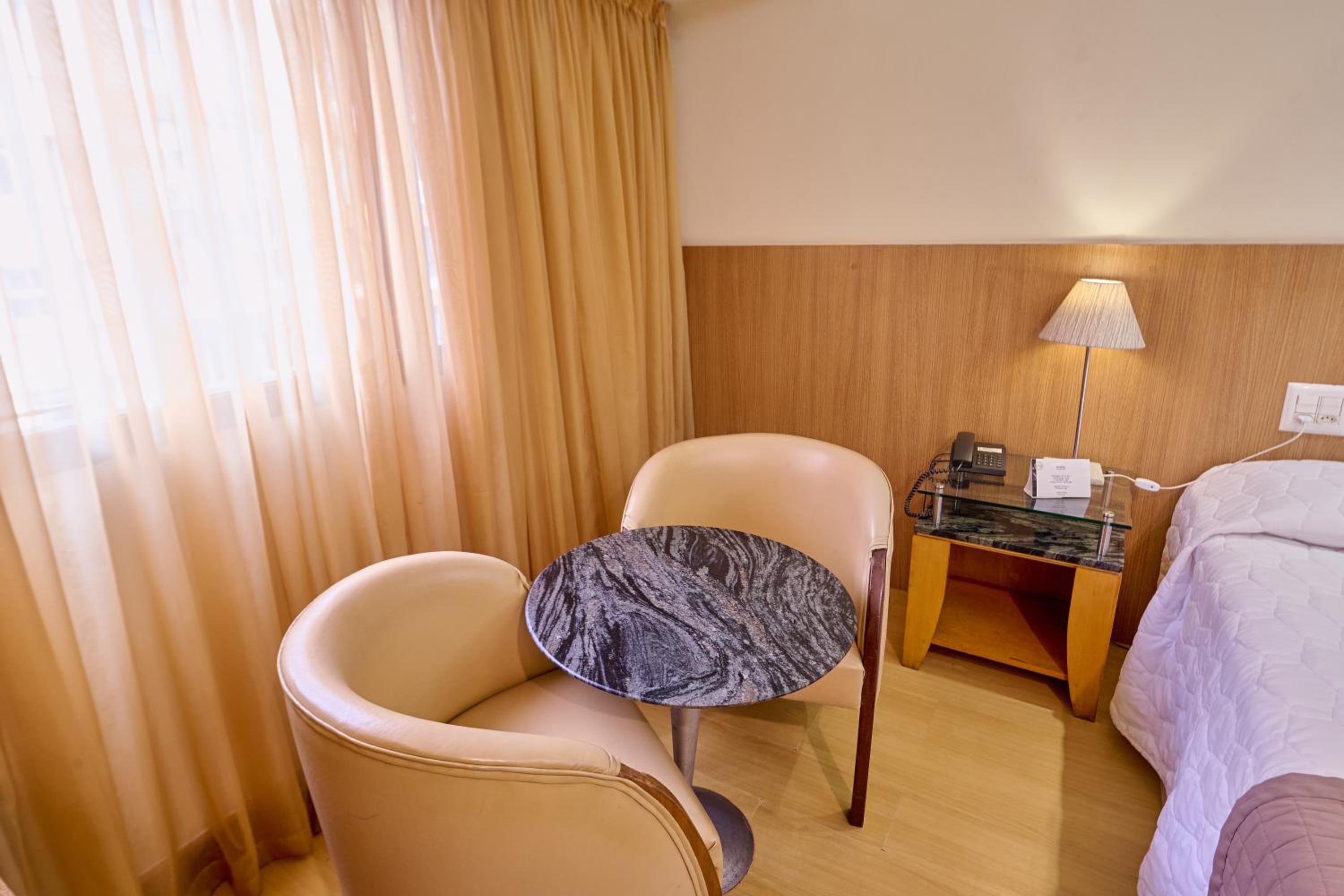 Standard Triple Room thumbnail 5