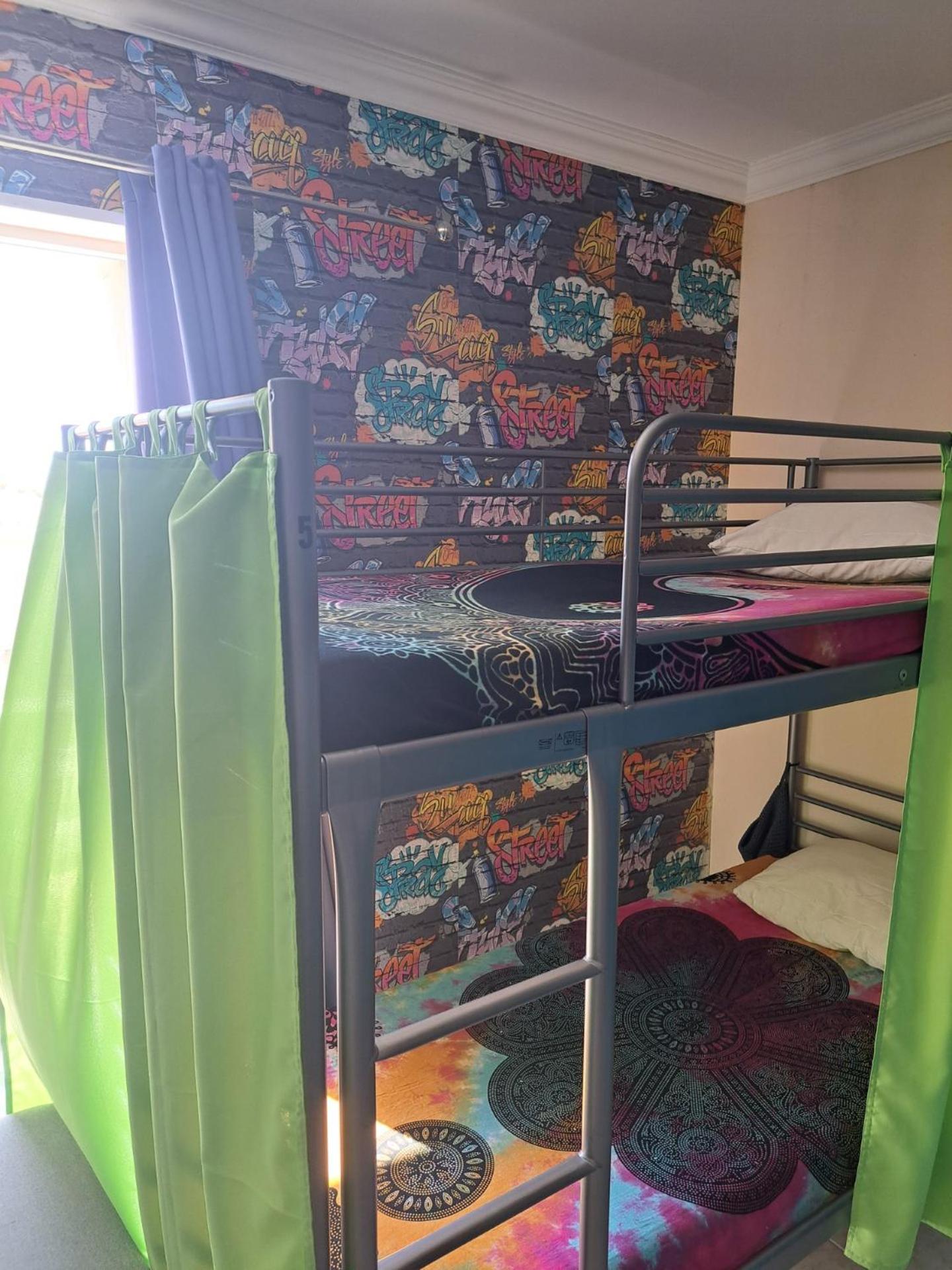 Bed in 8-Bed Mixed Dormitory Room photo 3