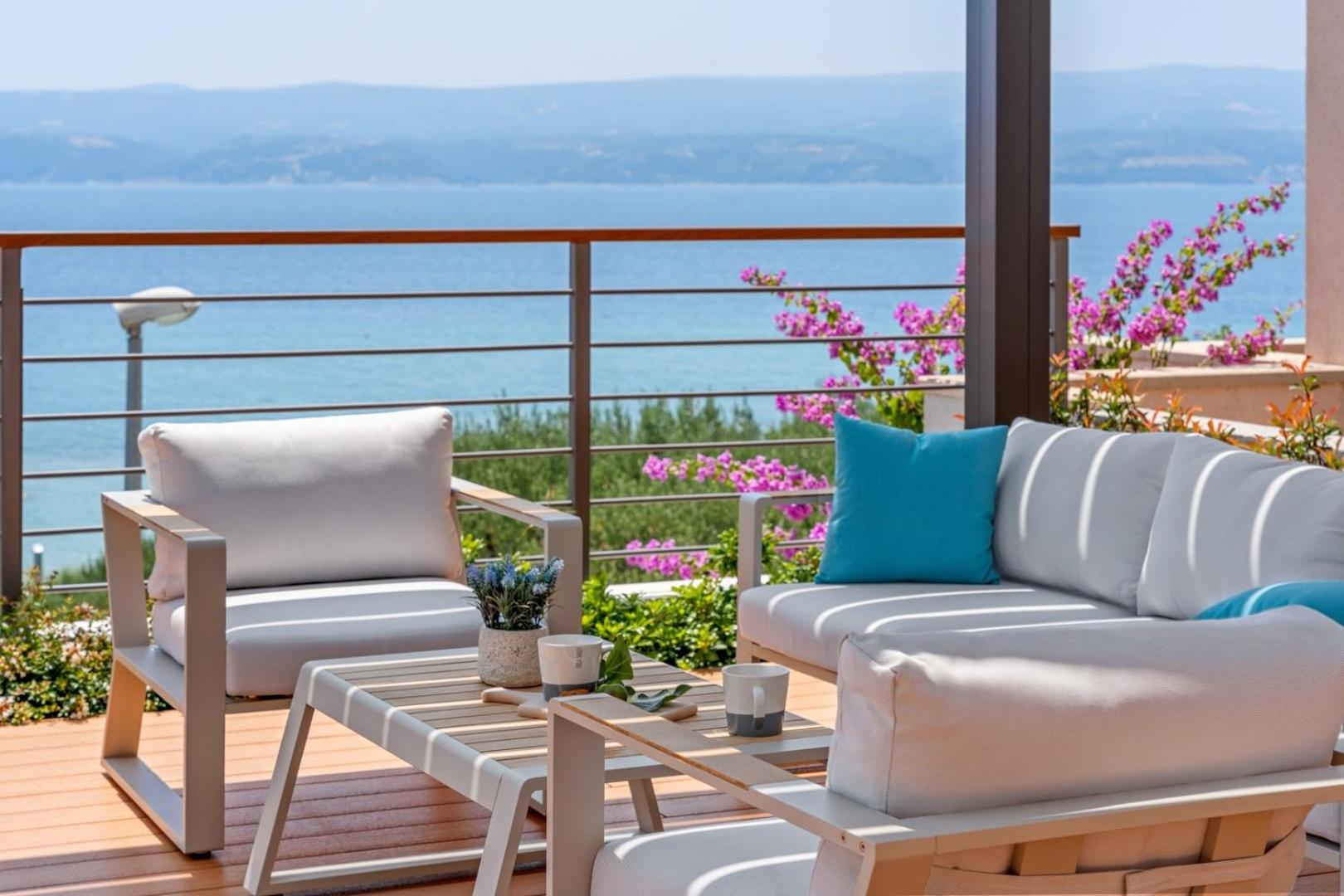Villa with Sea View photo 2