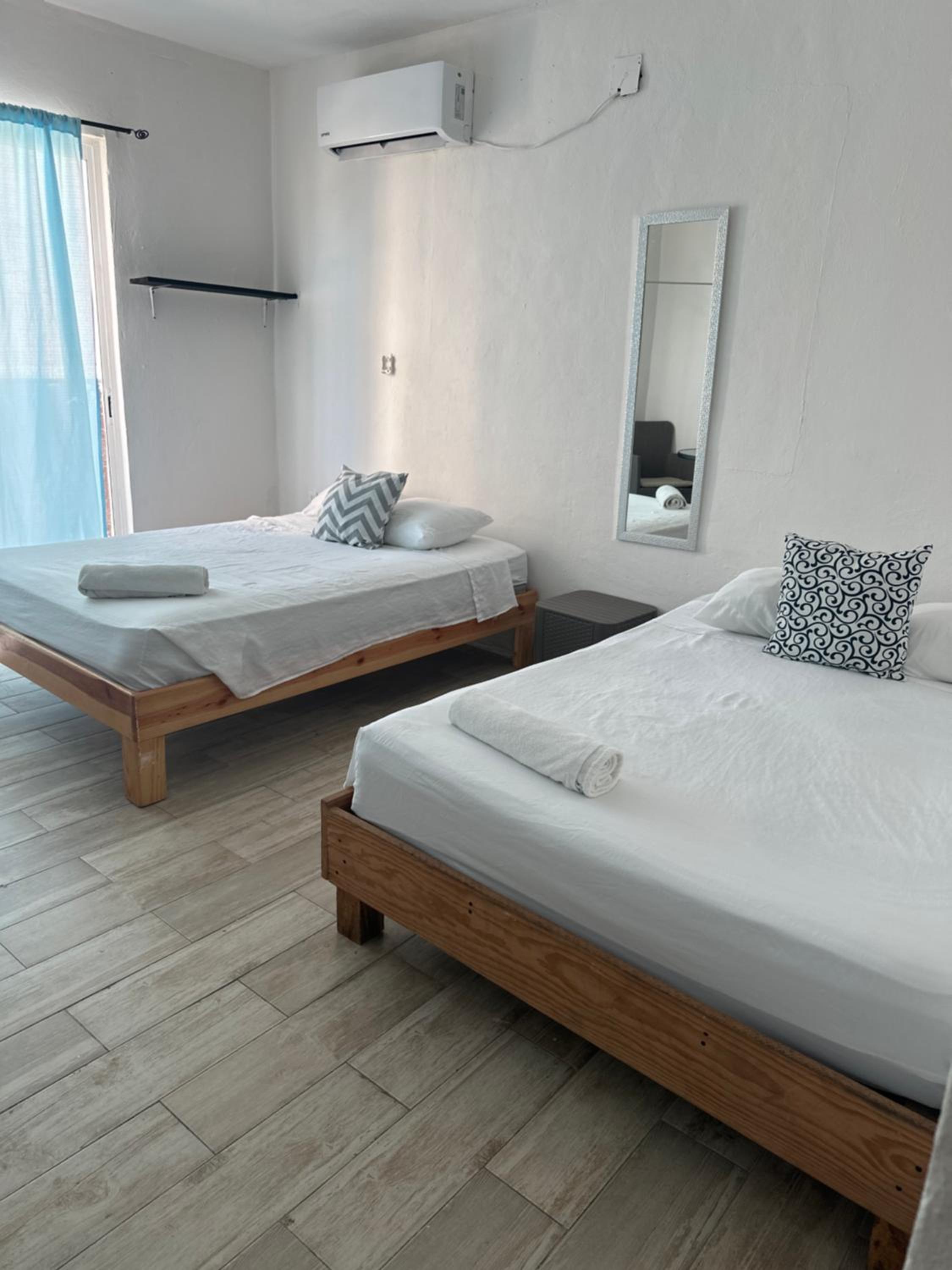 Deluxe Double Room with Balcony and Sea View photo 2