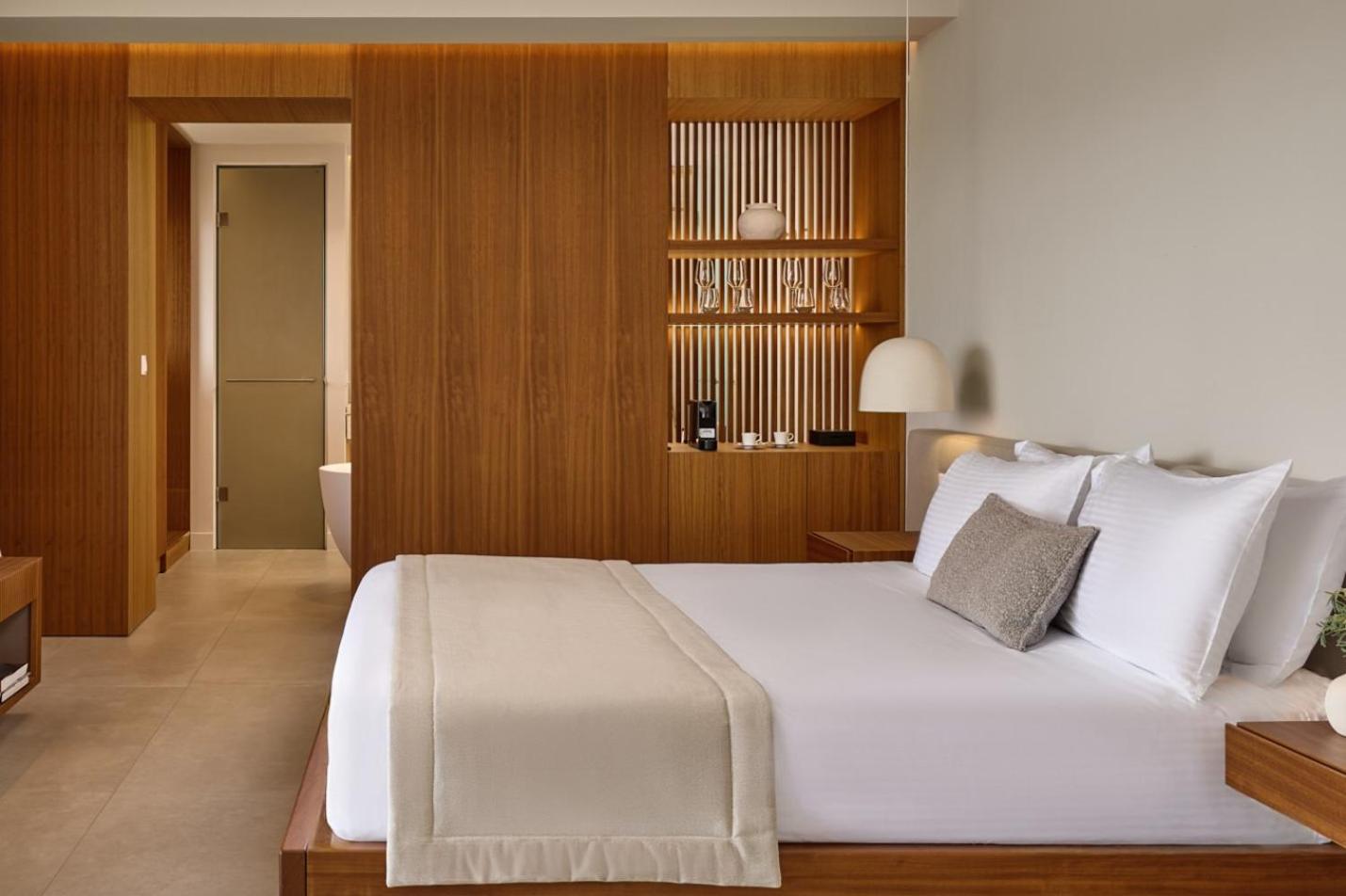 Wow Suite with Outdoor Jacuzzi - Photo 1