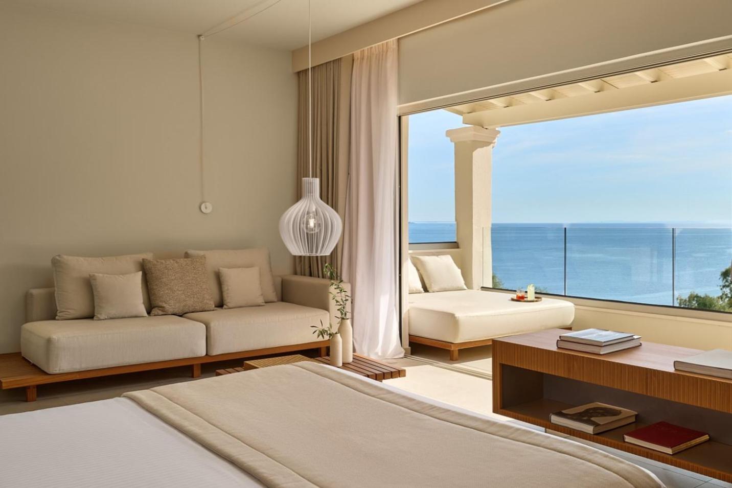 Wow Suite with Outdoor Jacuzzi - Photo 7