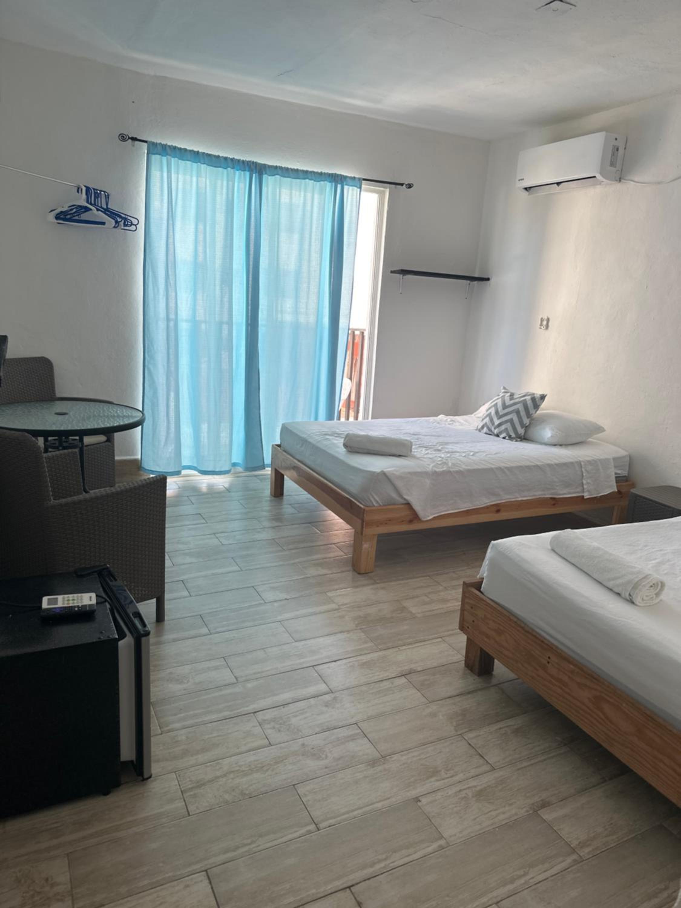 Deluxe Double Room with Balcony and Sea View photo 3