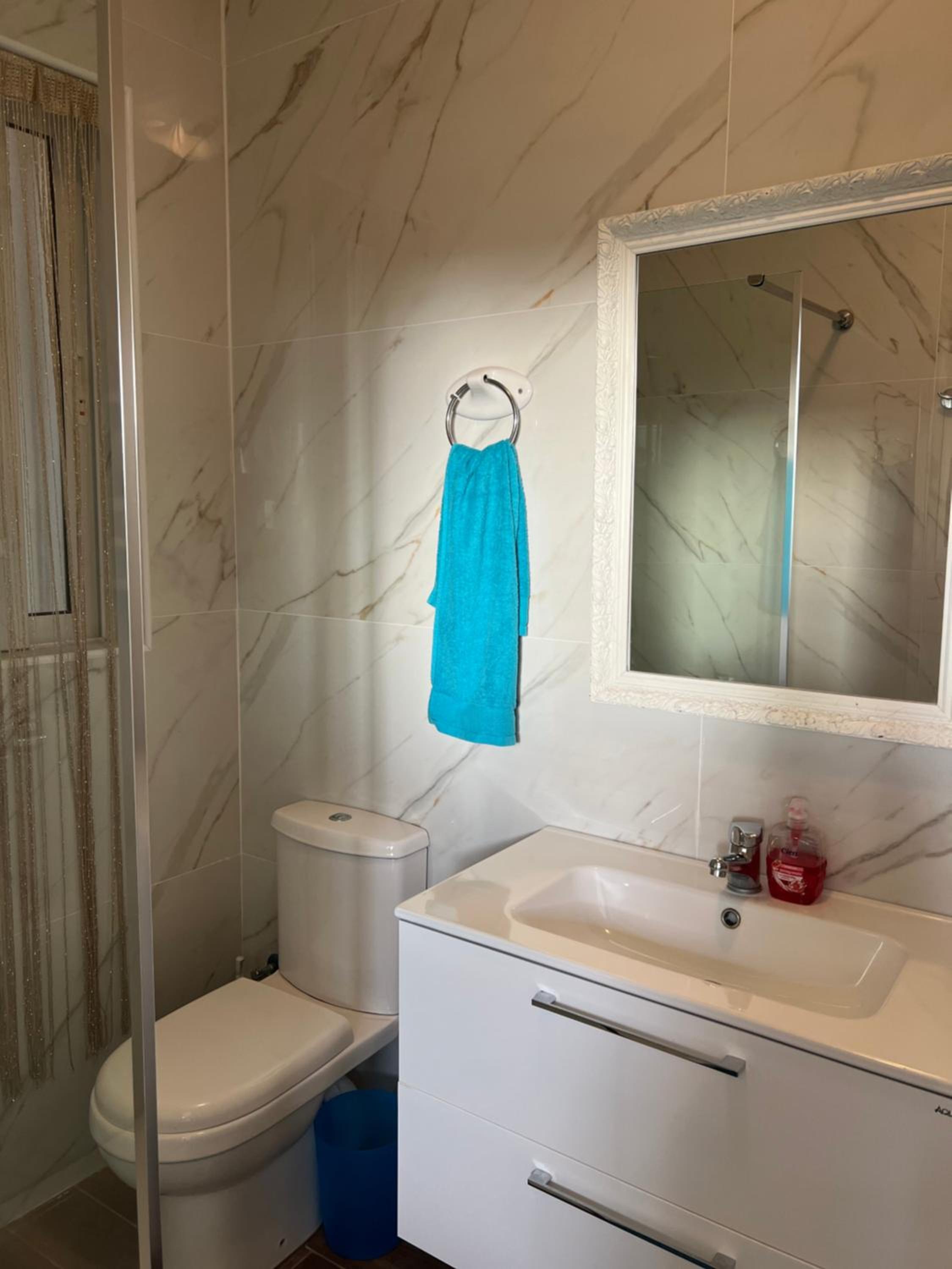 Standard Double Room With Shared Bathroom