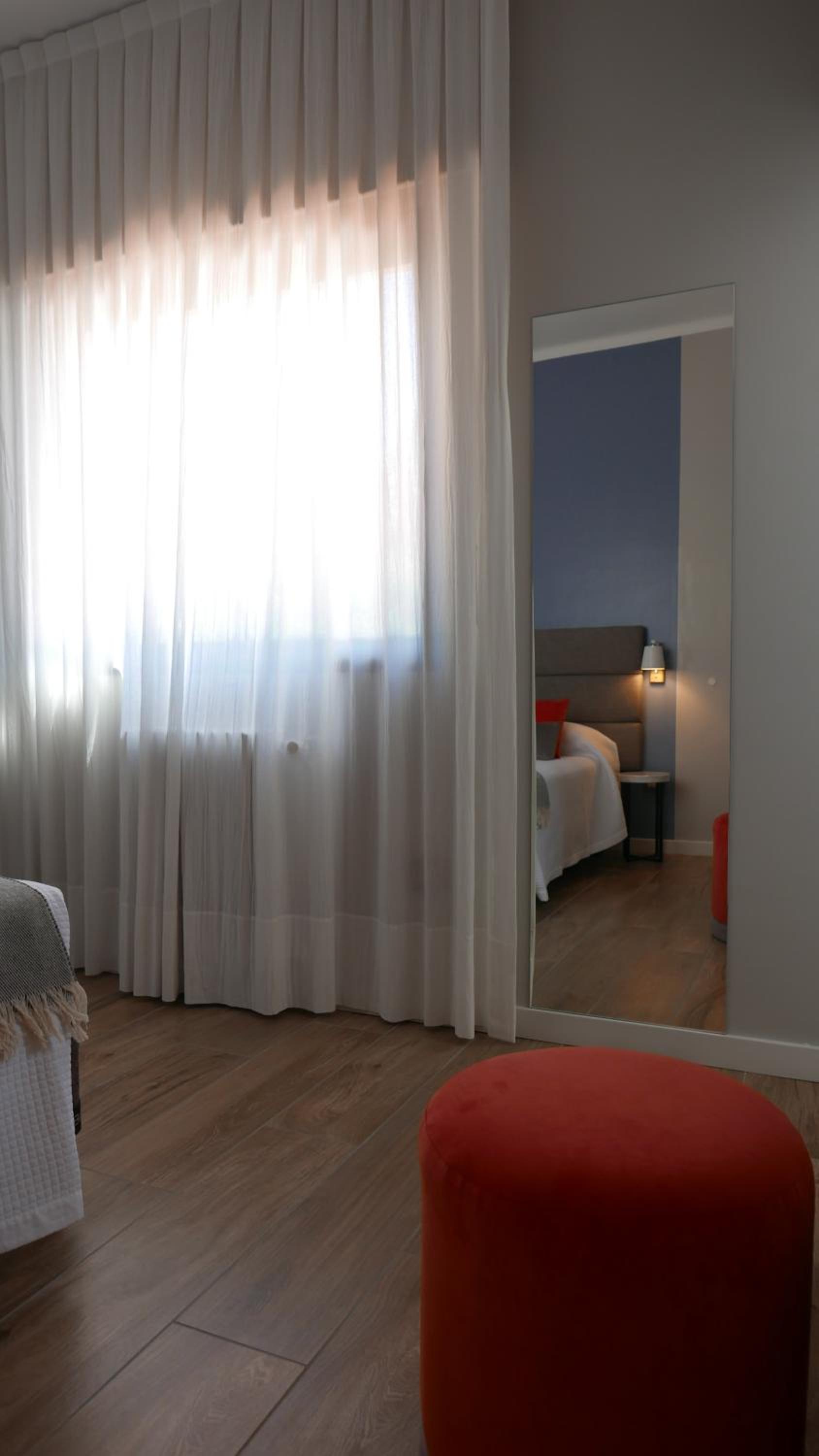 Double or Twin Room with Private Bathroom photo 3