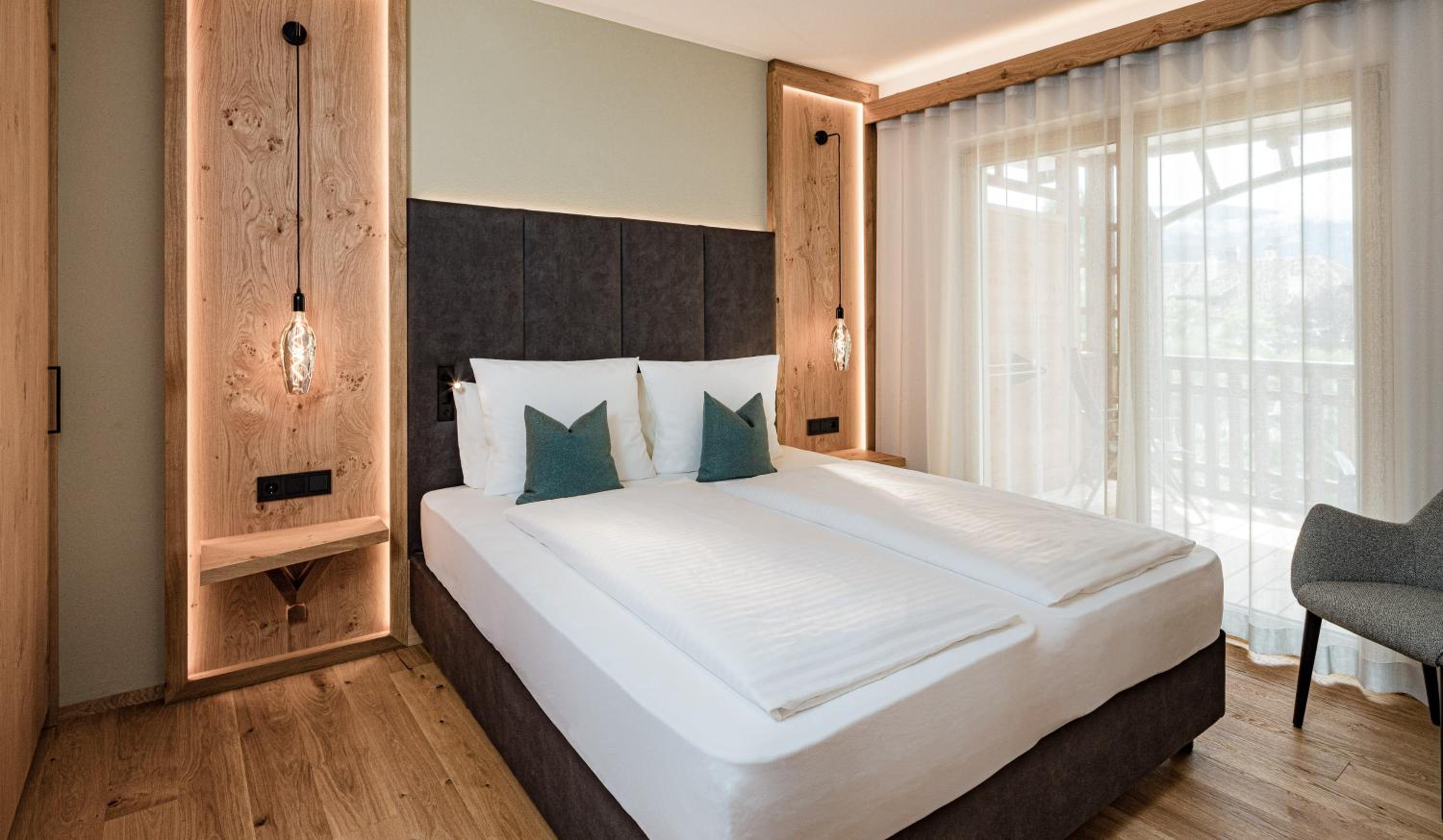 Two-Bedroom Suite - Photo 3