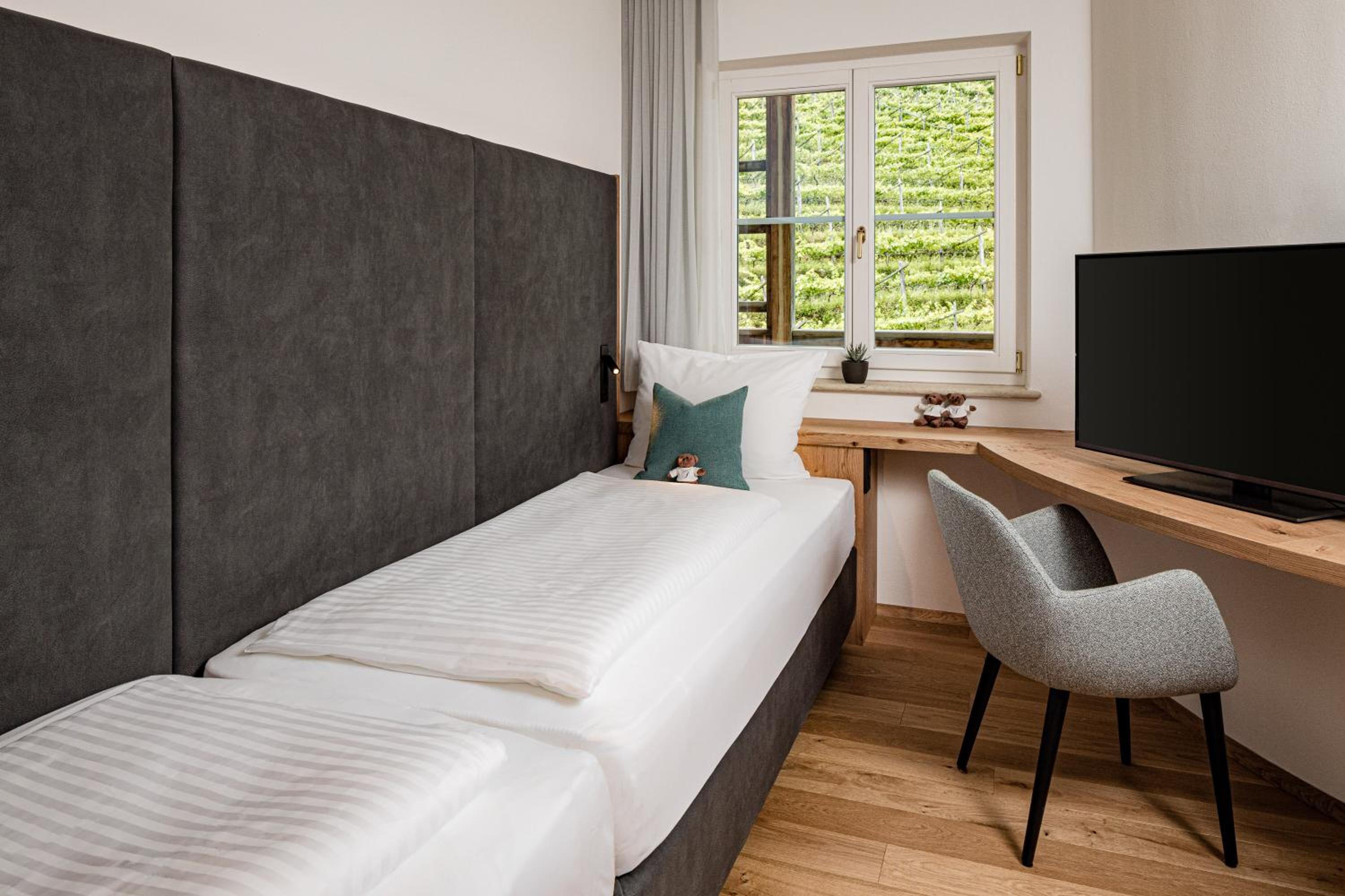 Two-Bedroom Suite - Photo 4