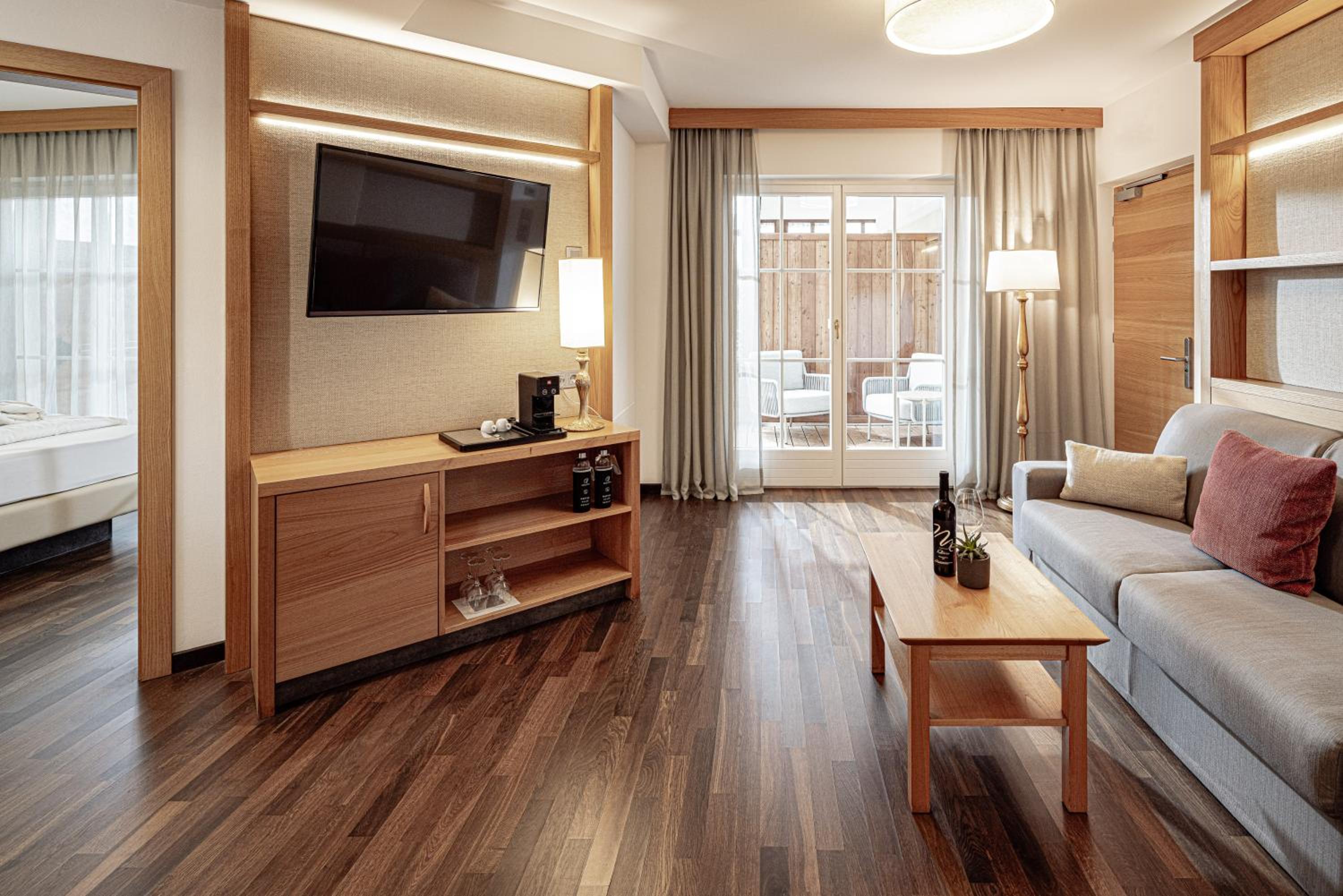 Two-Bedroom Suite - Photo 2
