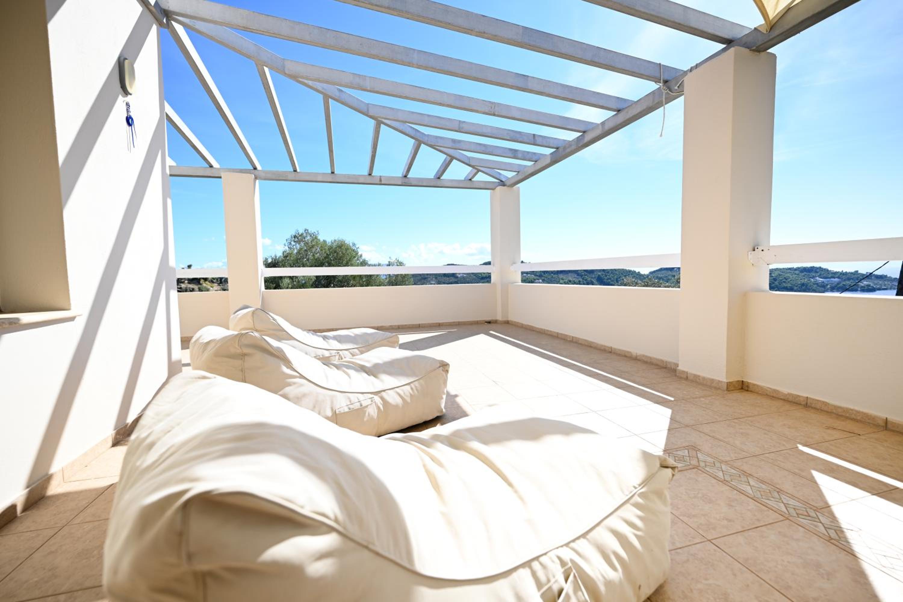 Villa photo 3