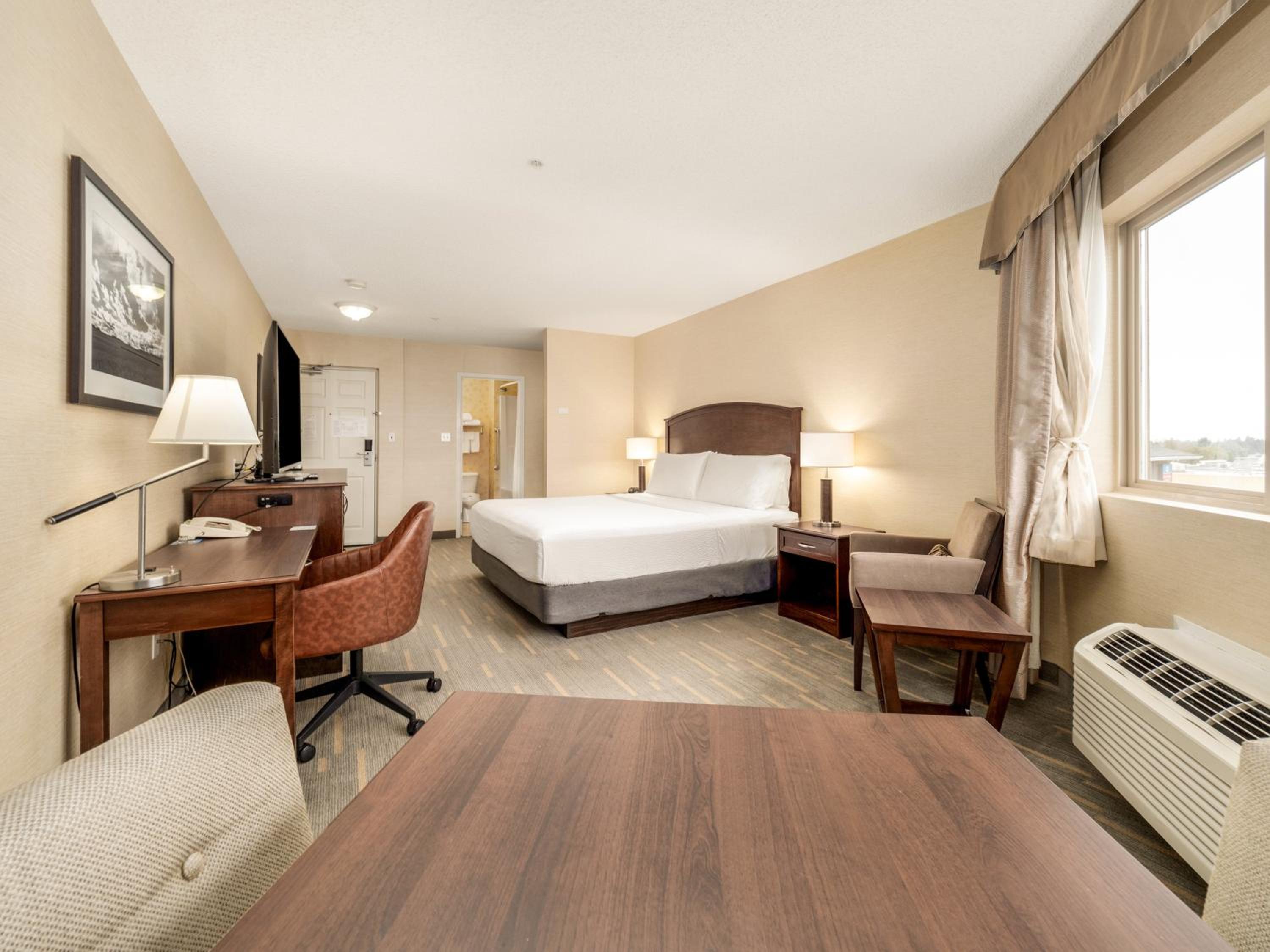 Standard King Room - Photo 5