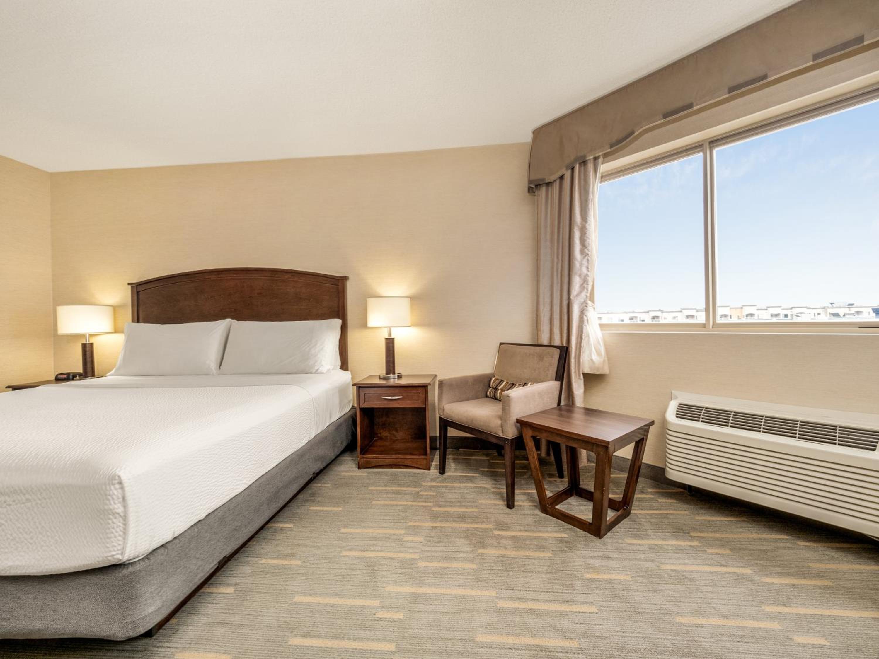 Standard King Room - Photo 4