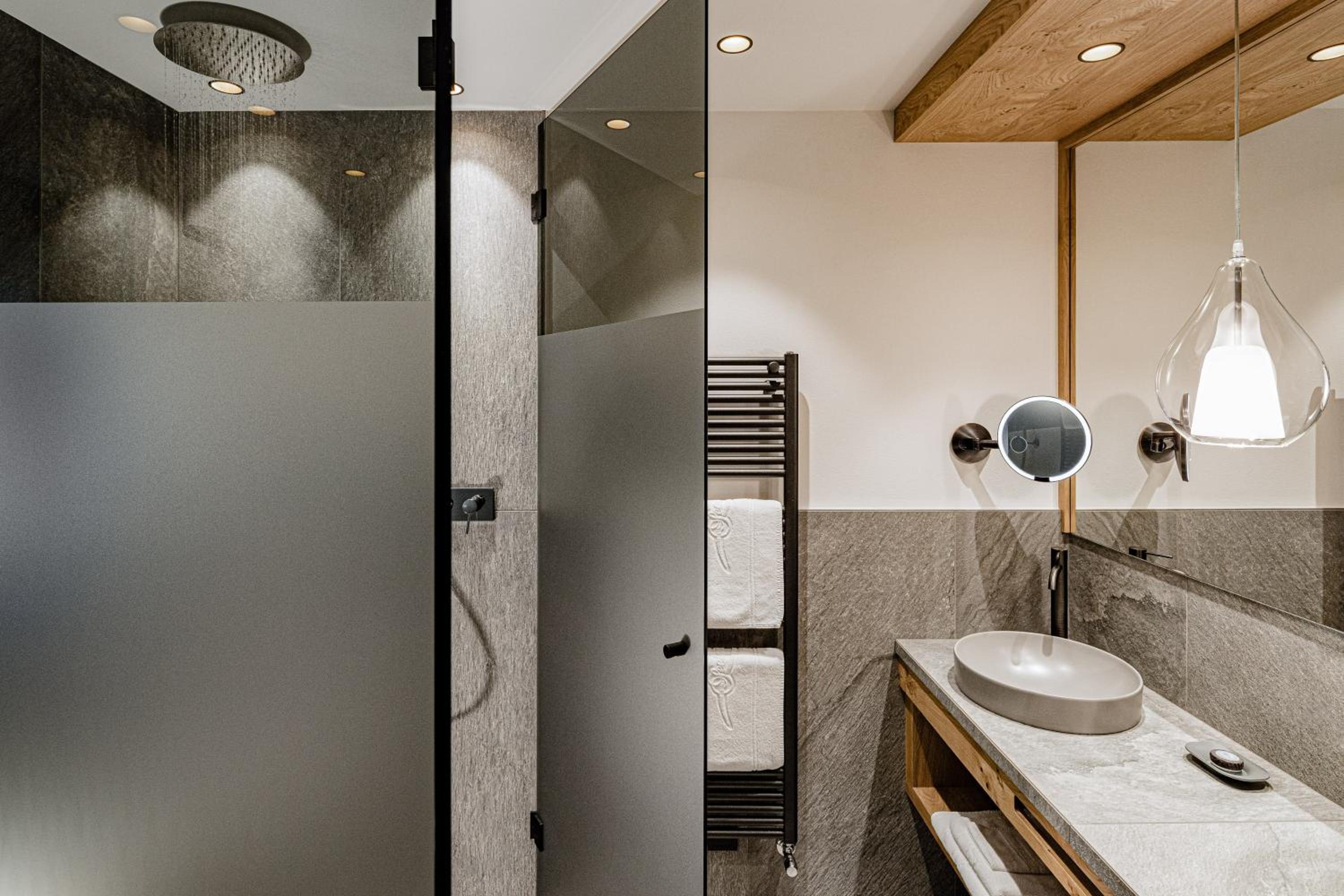 Superior Suite - Photo 2