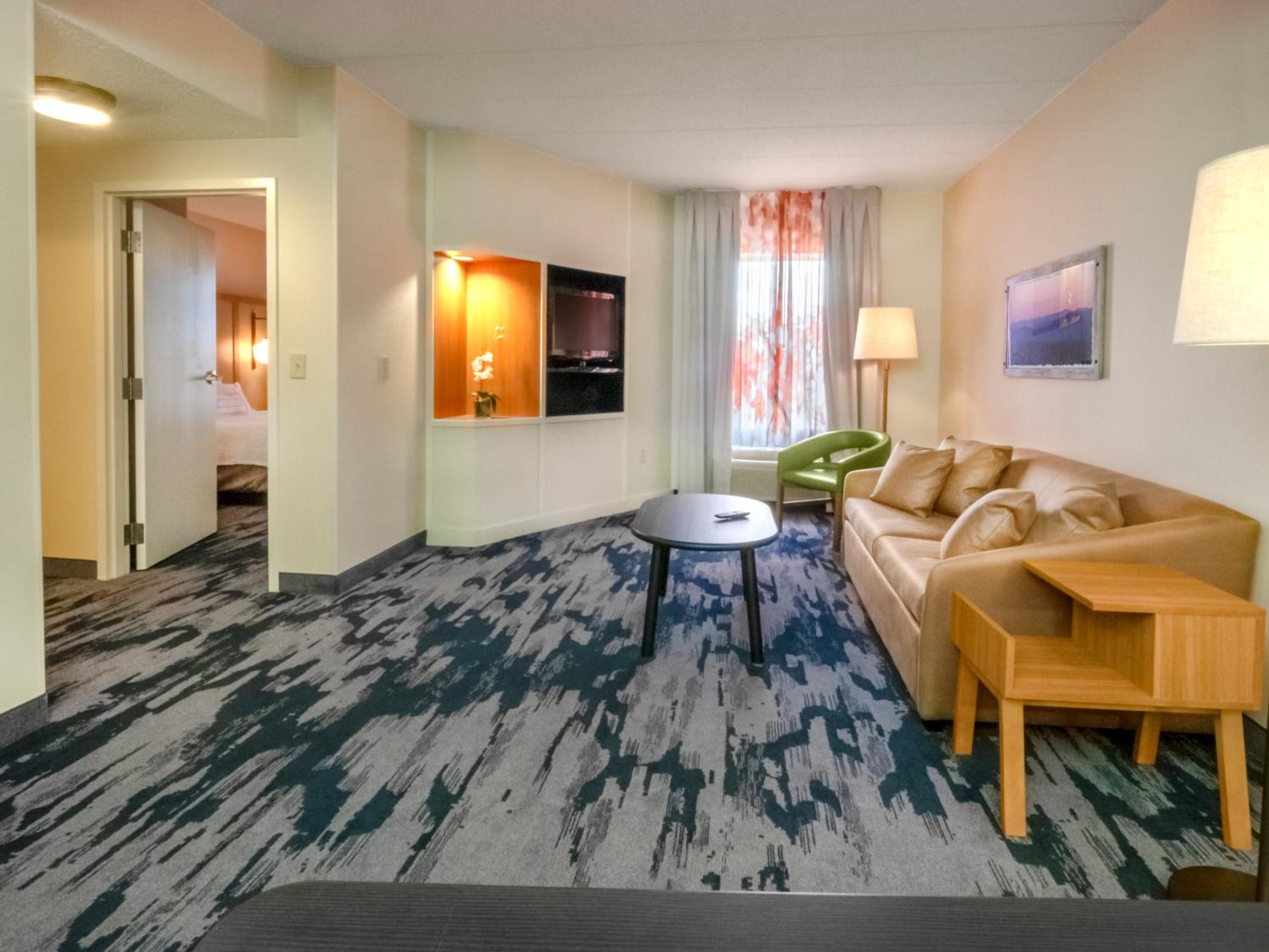 One-Bedroom King Suite with Sofa Bed - Photo 2