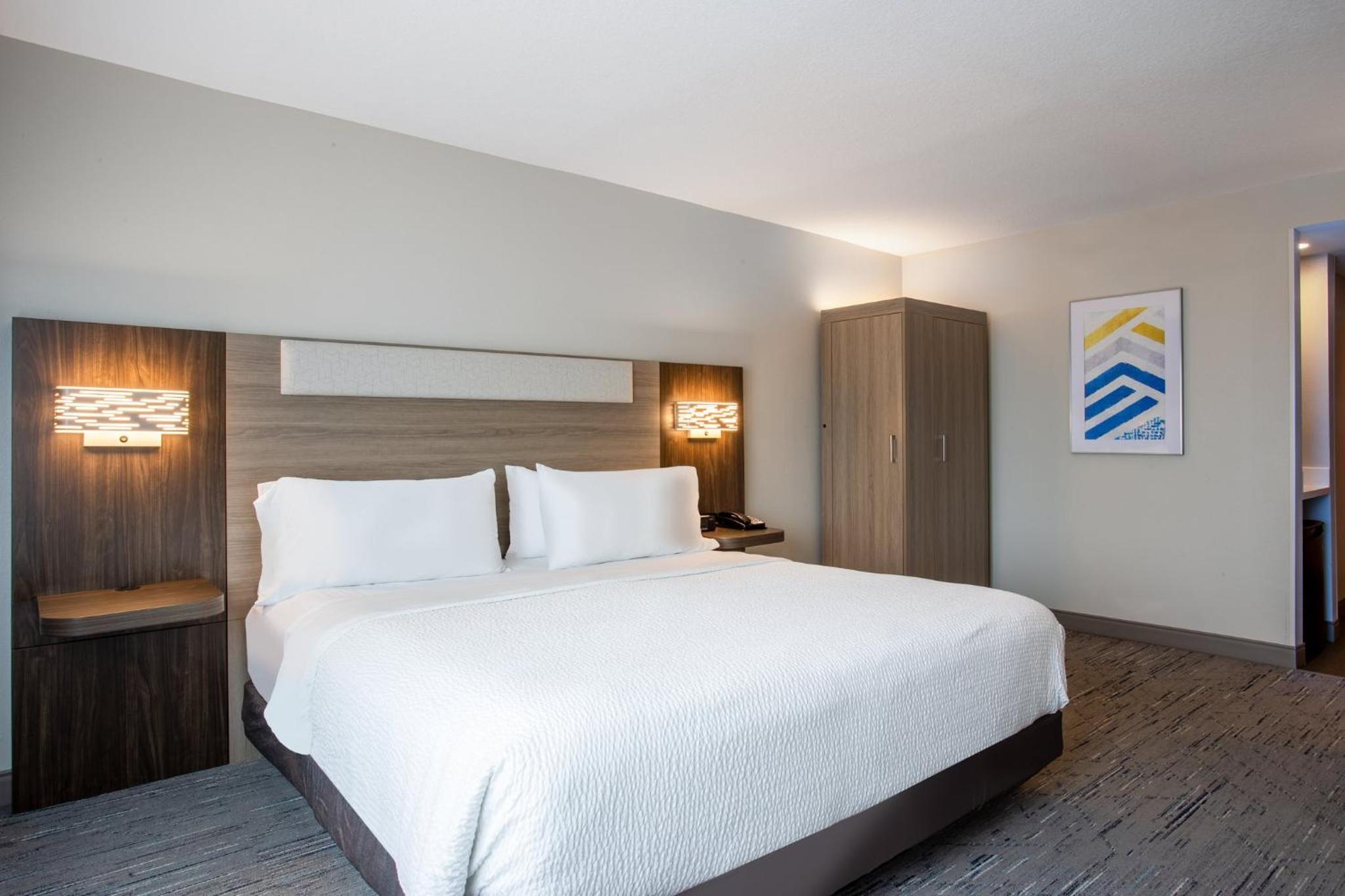 King Room - Mobility Access/Hearing Accessible - Photo 1