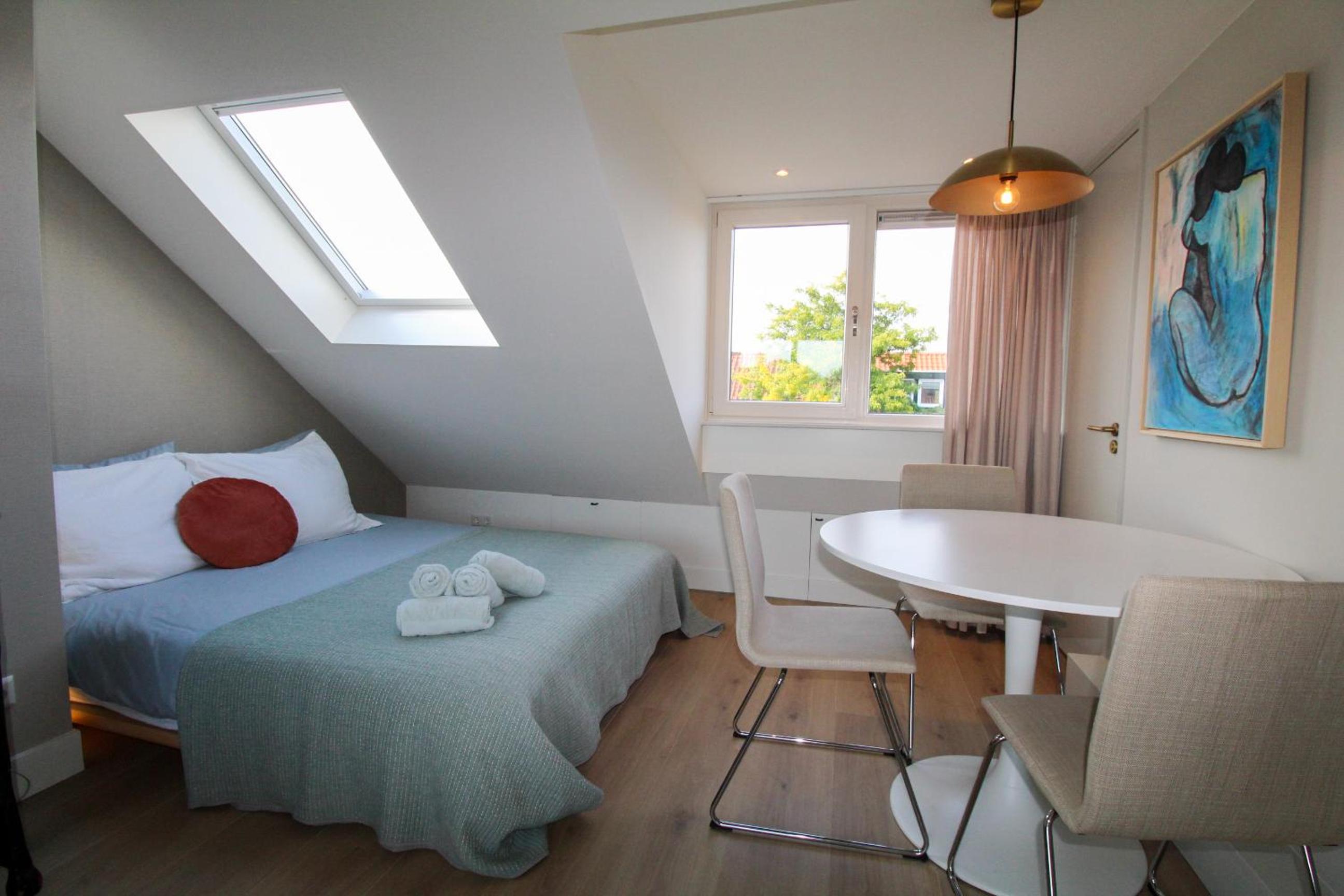 Studio Apartment photo 3