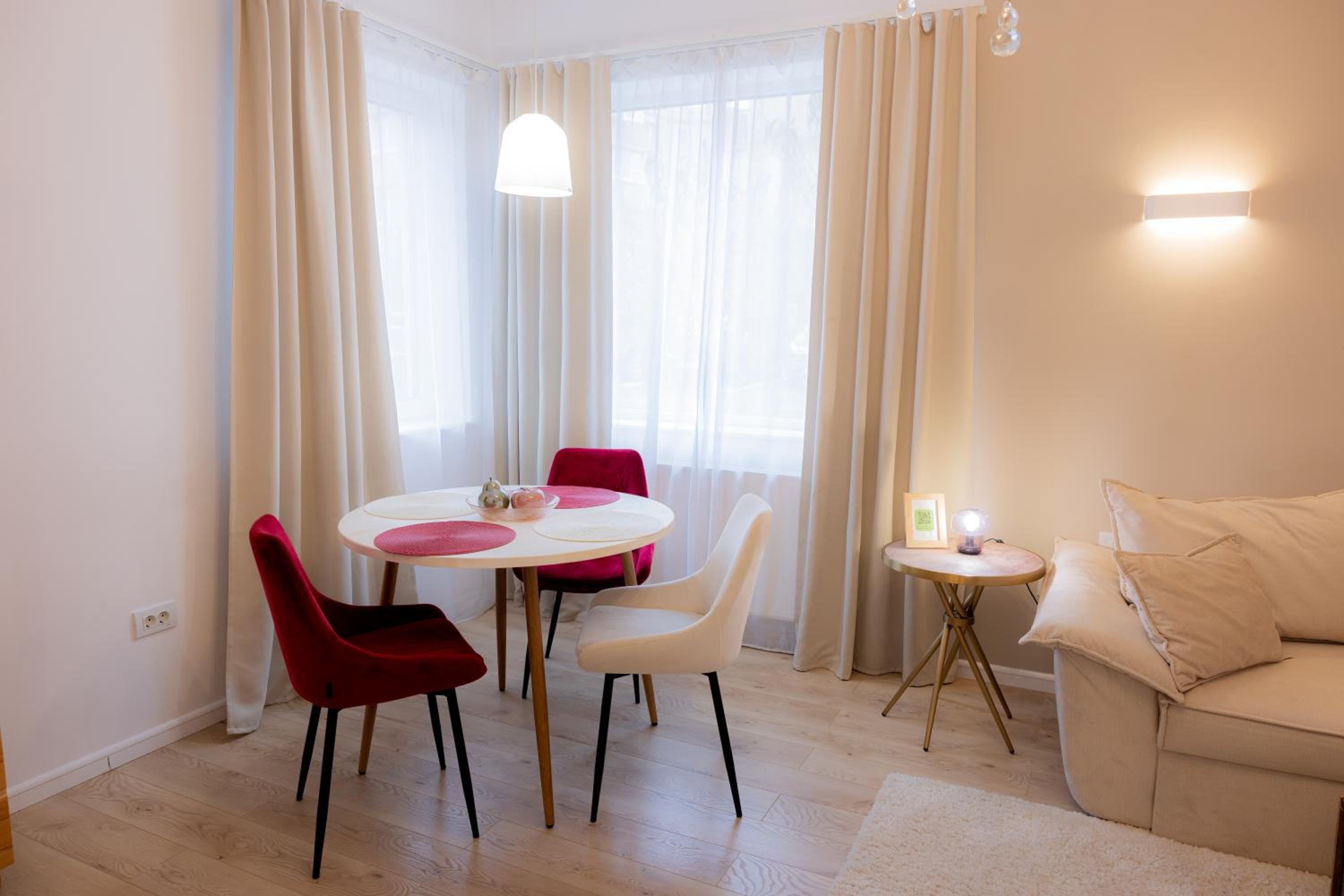 One-Bedroom Apartment - Photo 13