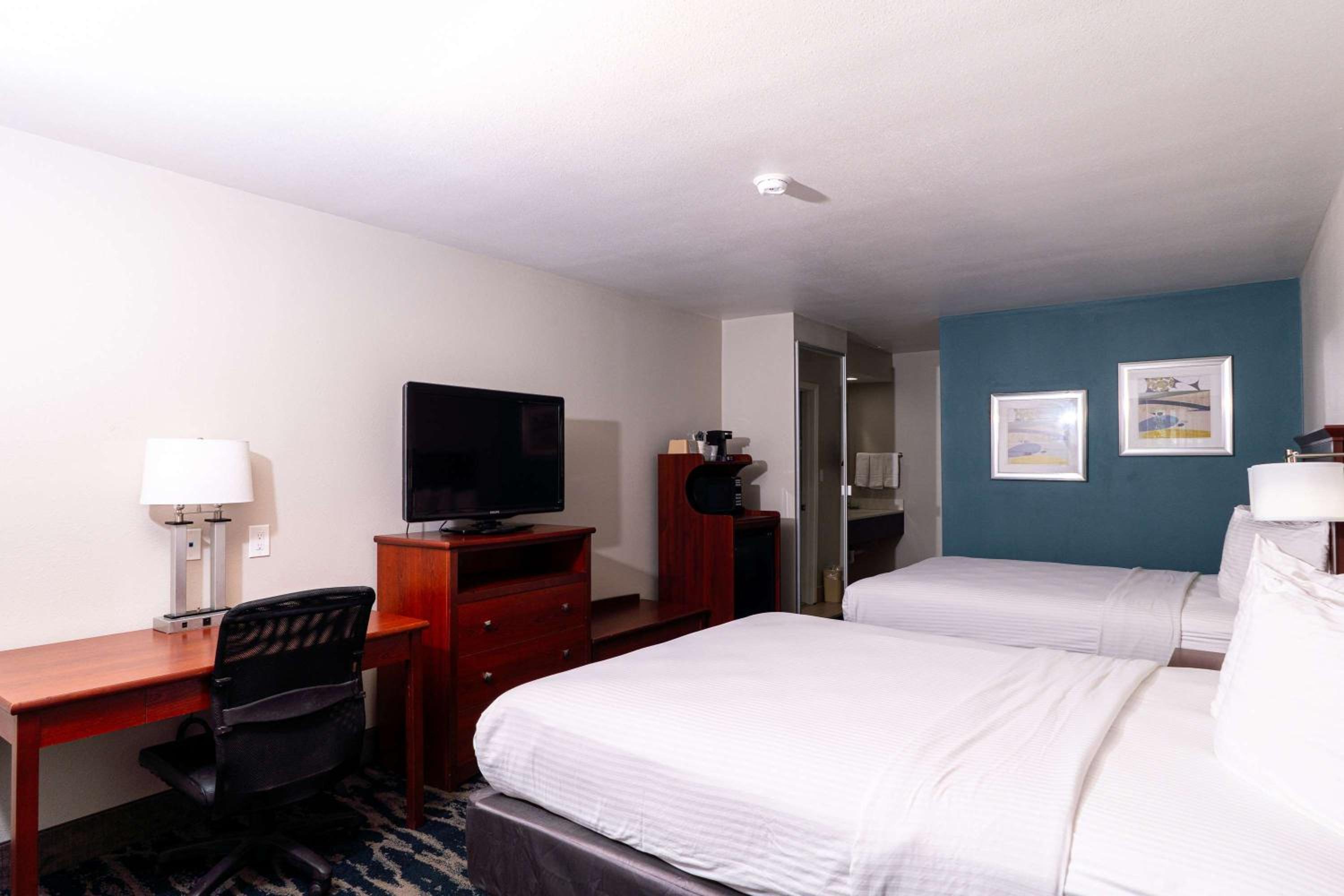 Queen Room with Two Queen Beds - Disability Access - Non-Smoking photo 1