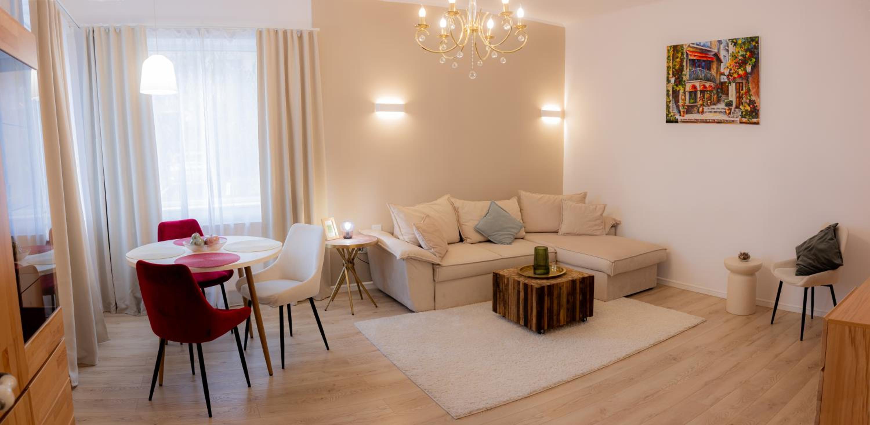 One-Bedroom Apartment - Photo 1