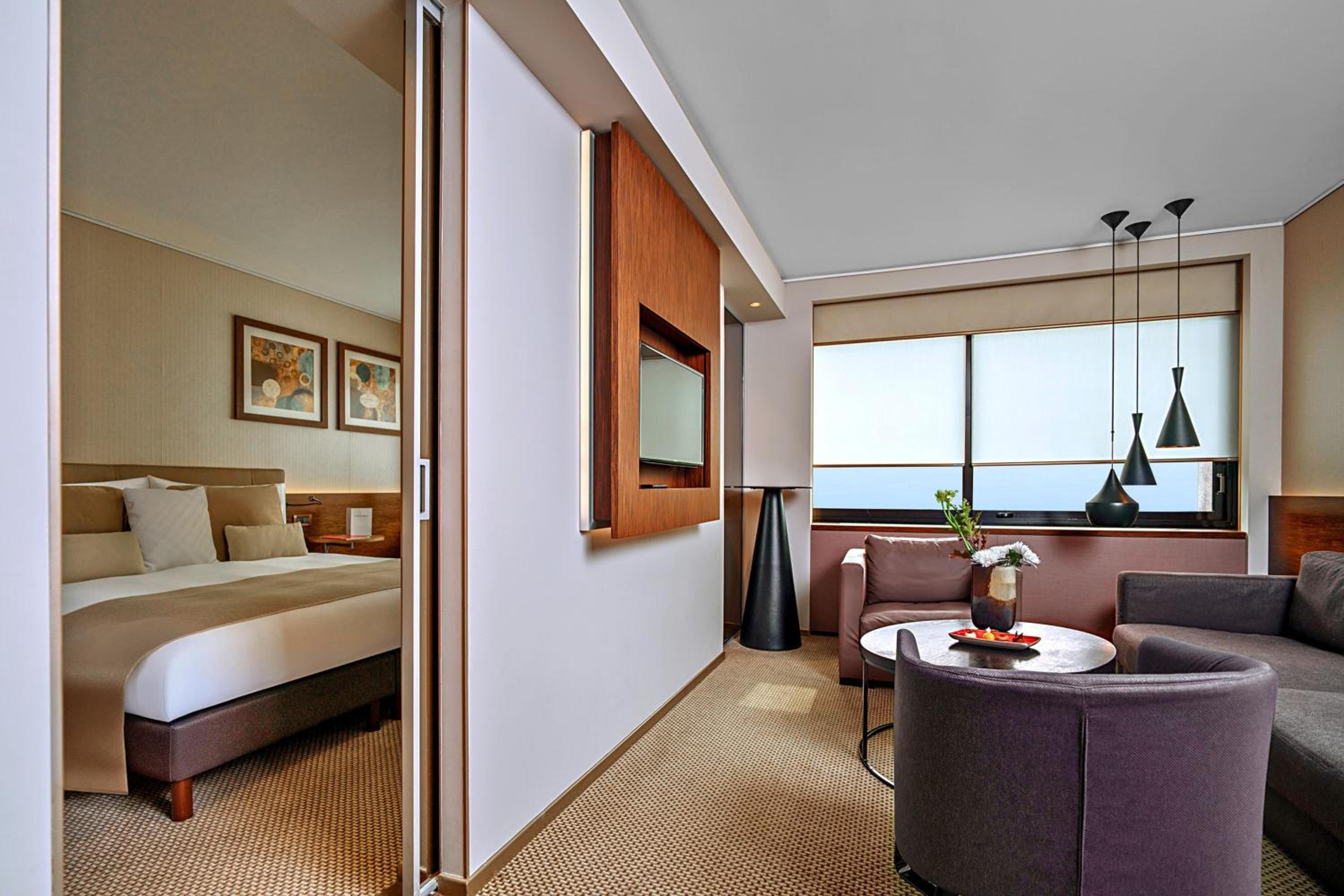Standard Double Room thumbnail 5