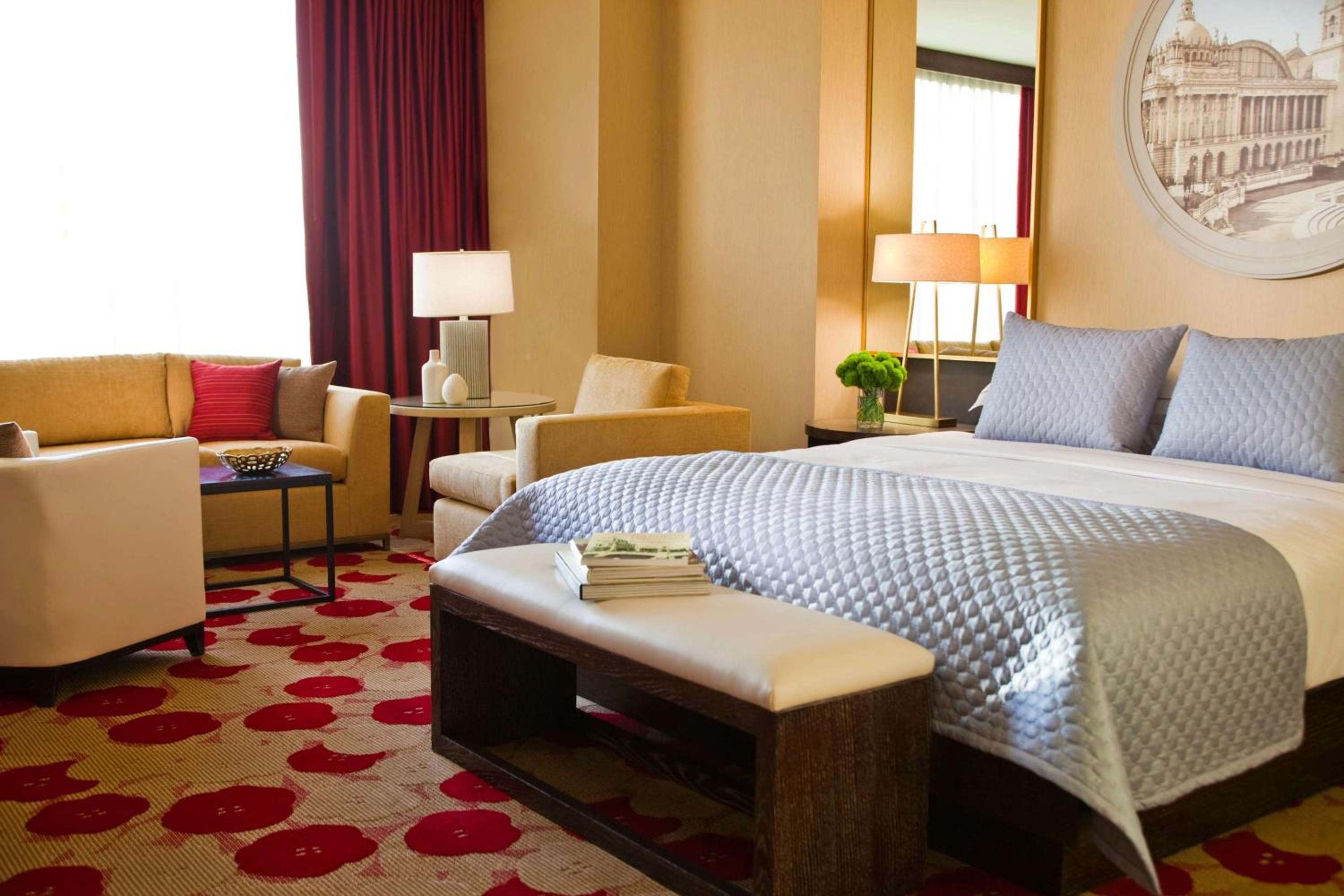 Junior King Suite with Spa Bath - Photo 1