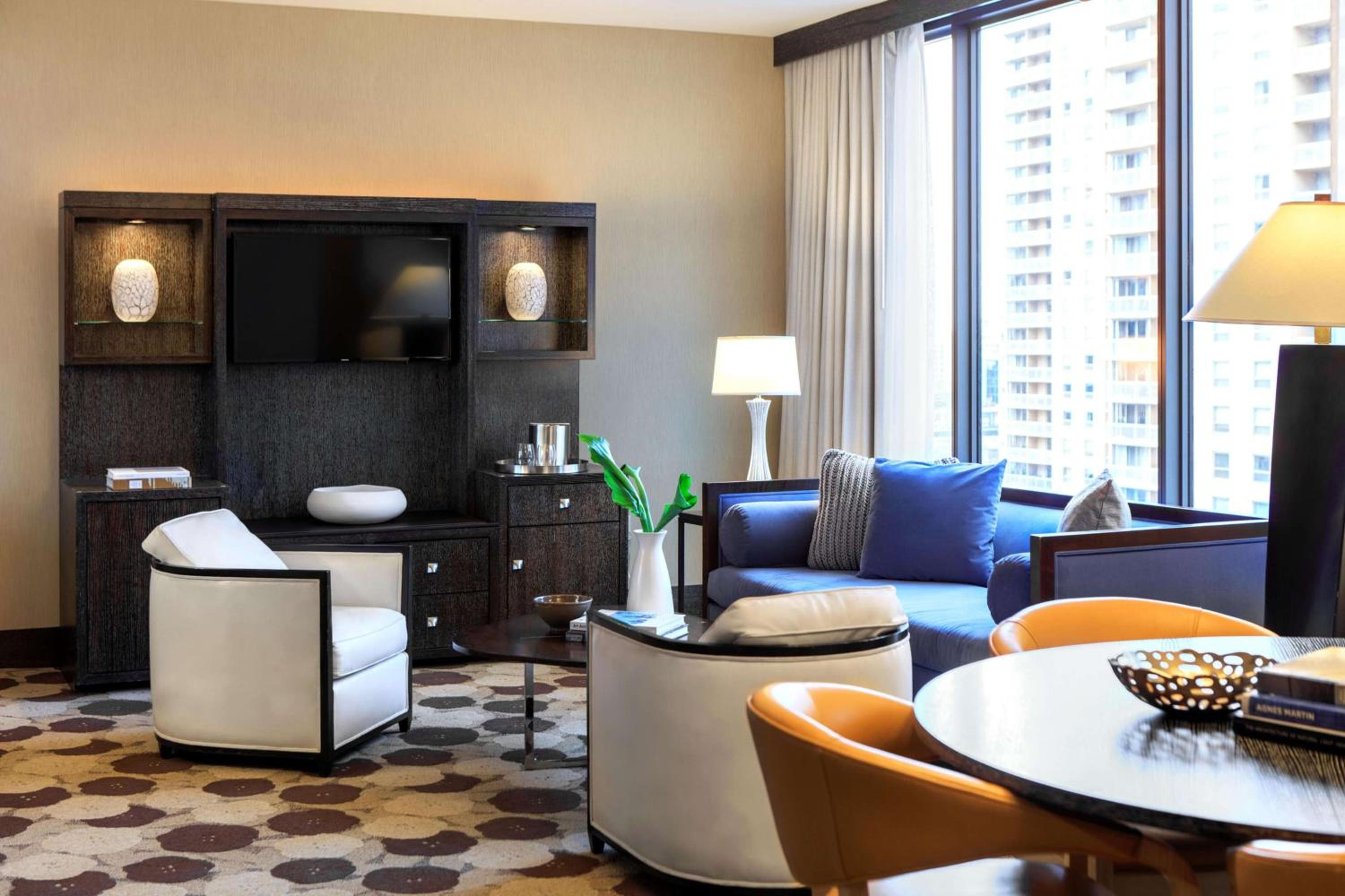 Suite - Photo 6