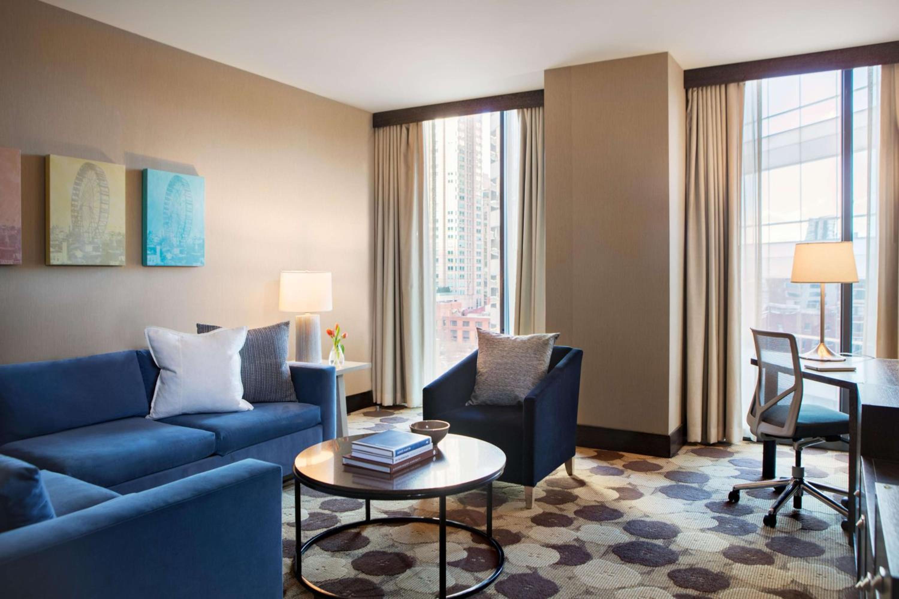 One-Bedroom King Suite with Spa Bath - Photo 3