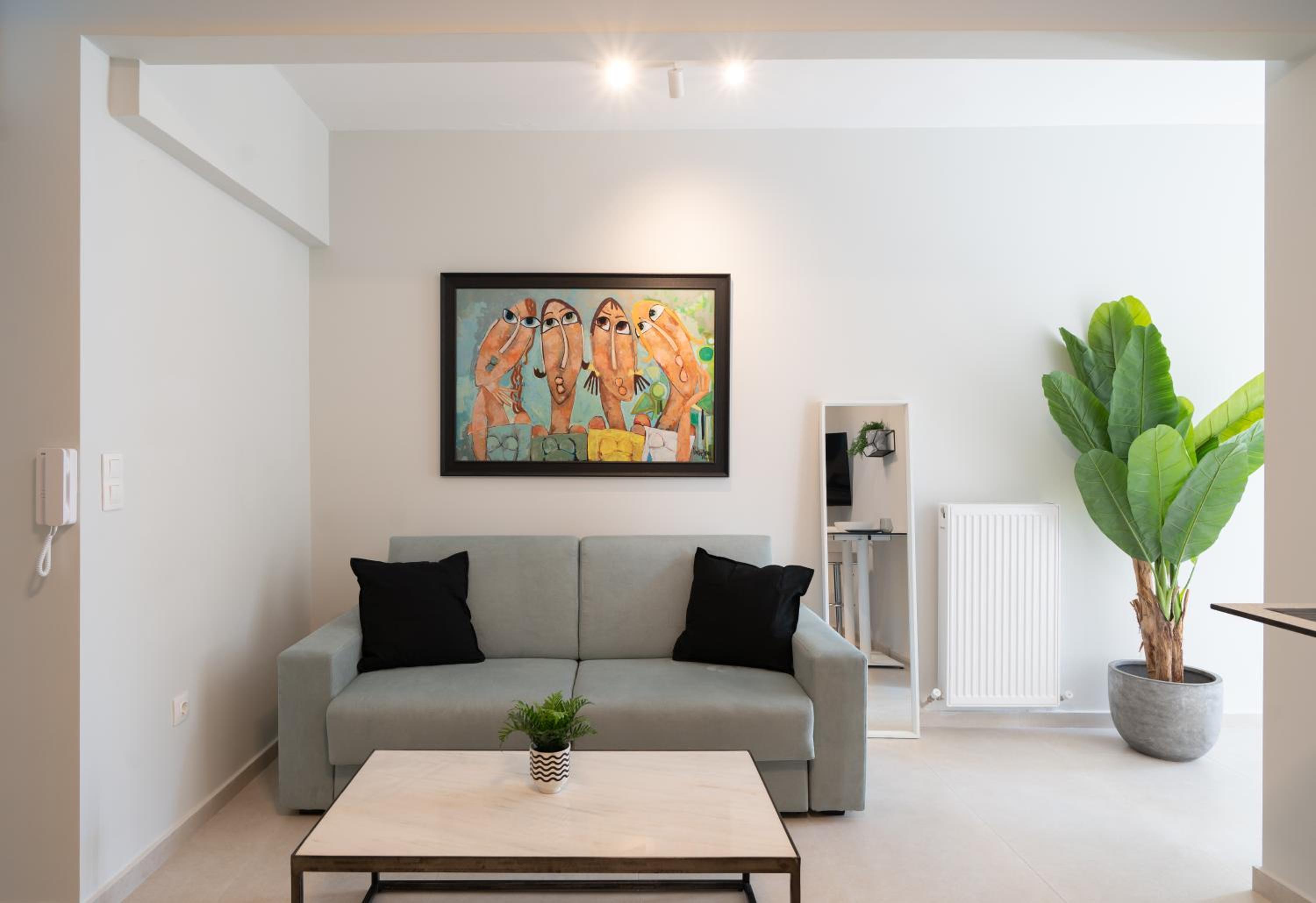One-Bedroom Apartment with Balcony and City View photo 1