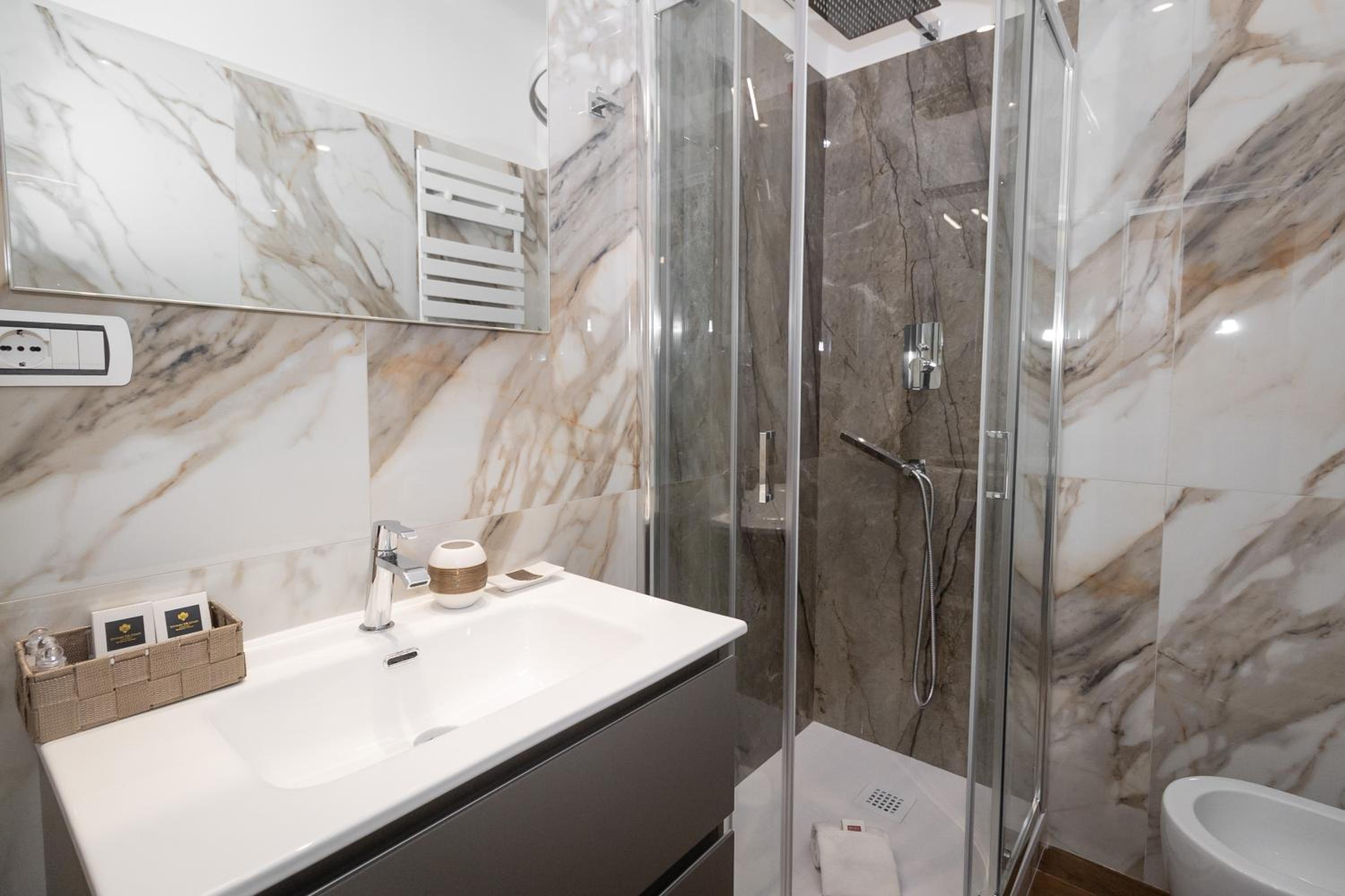 Double or Twin Room with Balcony photo 3
