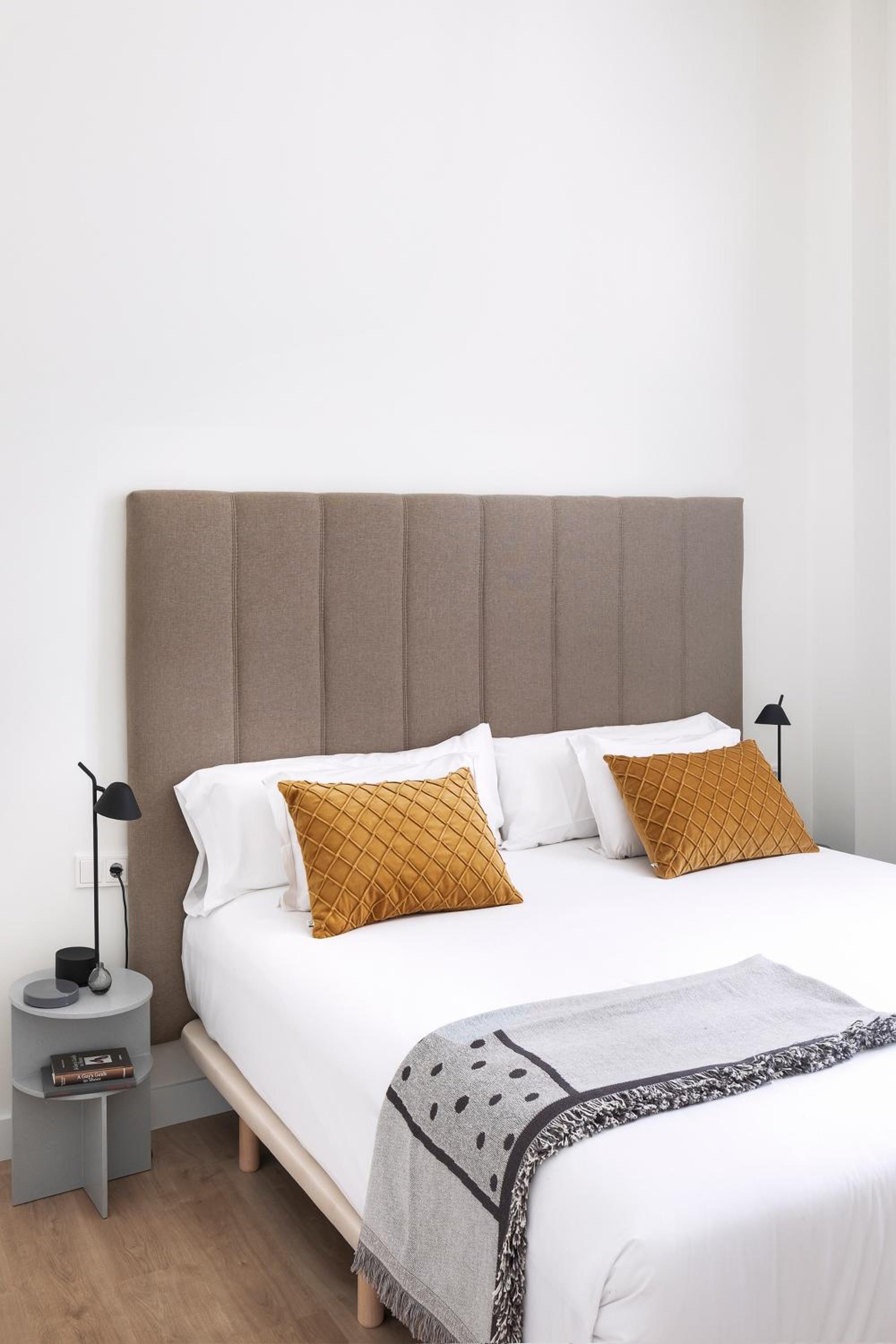 One-Bedroom Apartment with Terrace photo 2